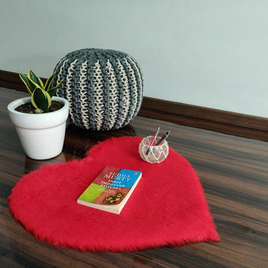 Shaggy Carpet – Heart Shaped Rug – Premium Fur – 62 cm – Avioni Carpets- Red Colour