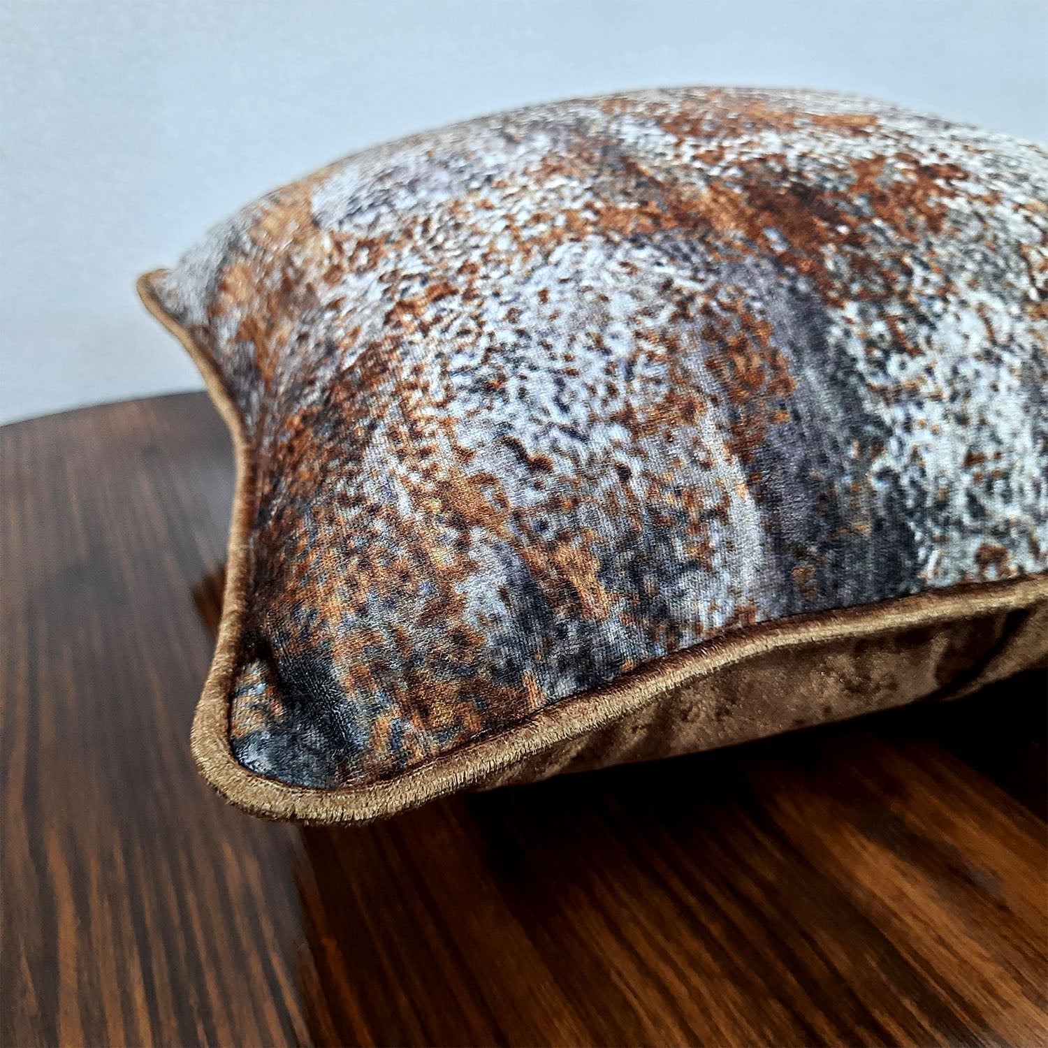 Cushion Cover – Beautiful Brown Abstract Design – 40cm x 40cm (~16″ x 16″)