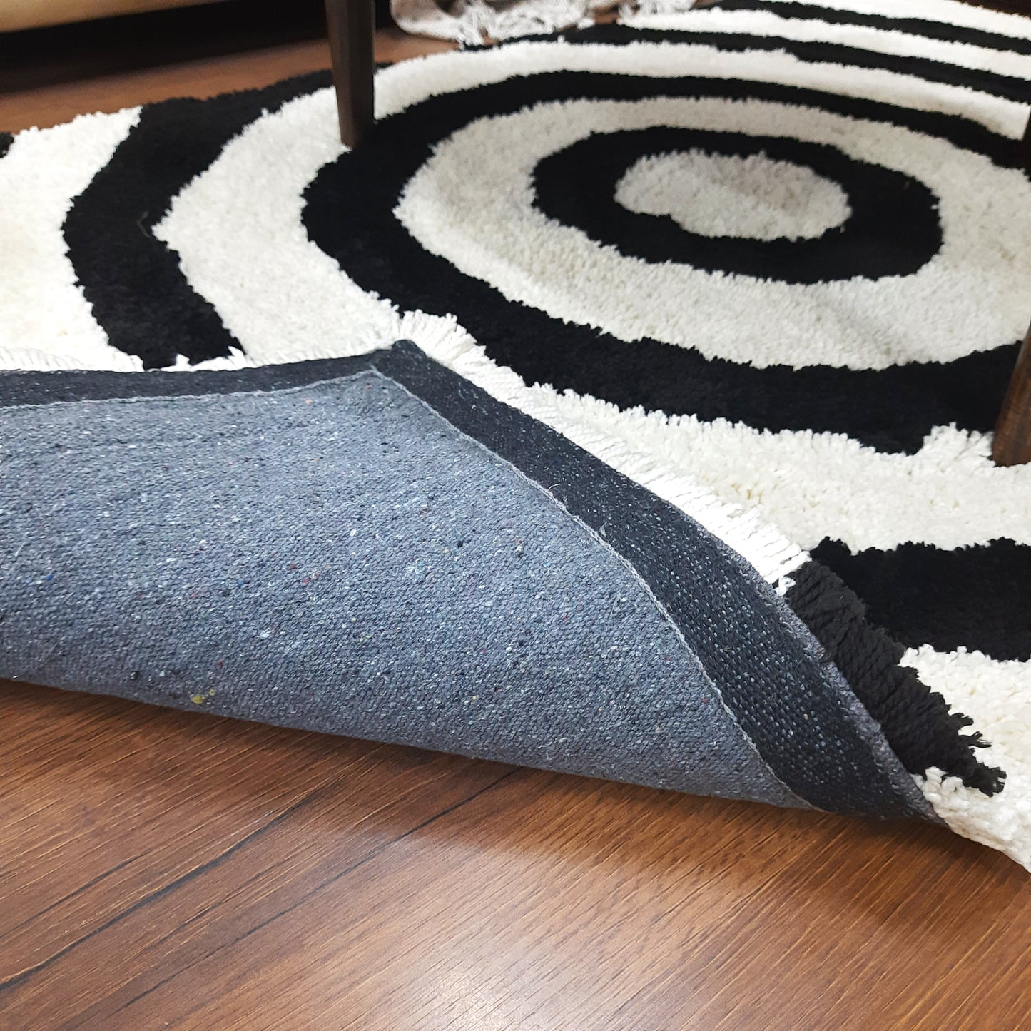 Avioni Home Atlas Collection - Shag Carpet In Black and White | Soft, Non-Slip, Easy to Clean