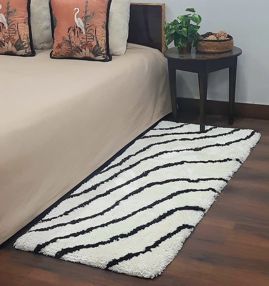 Handloom Shaggy White Carpet With Black Wave Design /Bedside Runners by Avioni Home