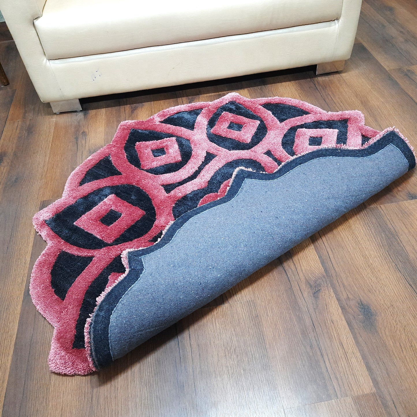 Avioni Home Rangoli Design Micro Yarn Round Carpet In Pink/Wine & Black| Soft, Non-Slip, Easy to Clean