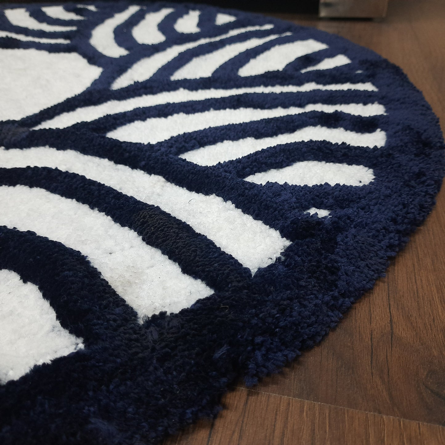 Avioni Home Modern Design Micro Soft Fluffy Designer Round Carpet In Navy Blue & White| Soft, Non-Slip, Easy to Clean