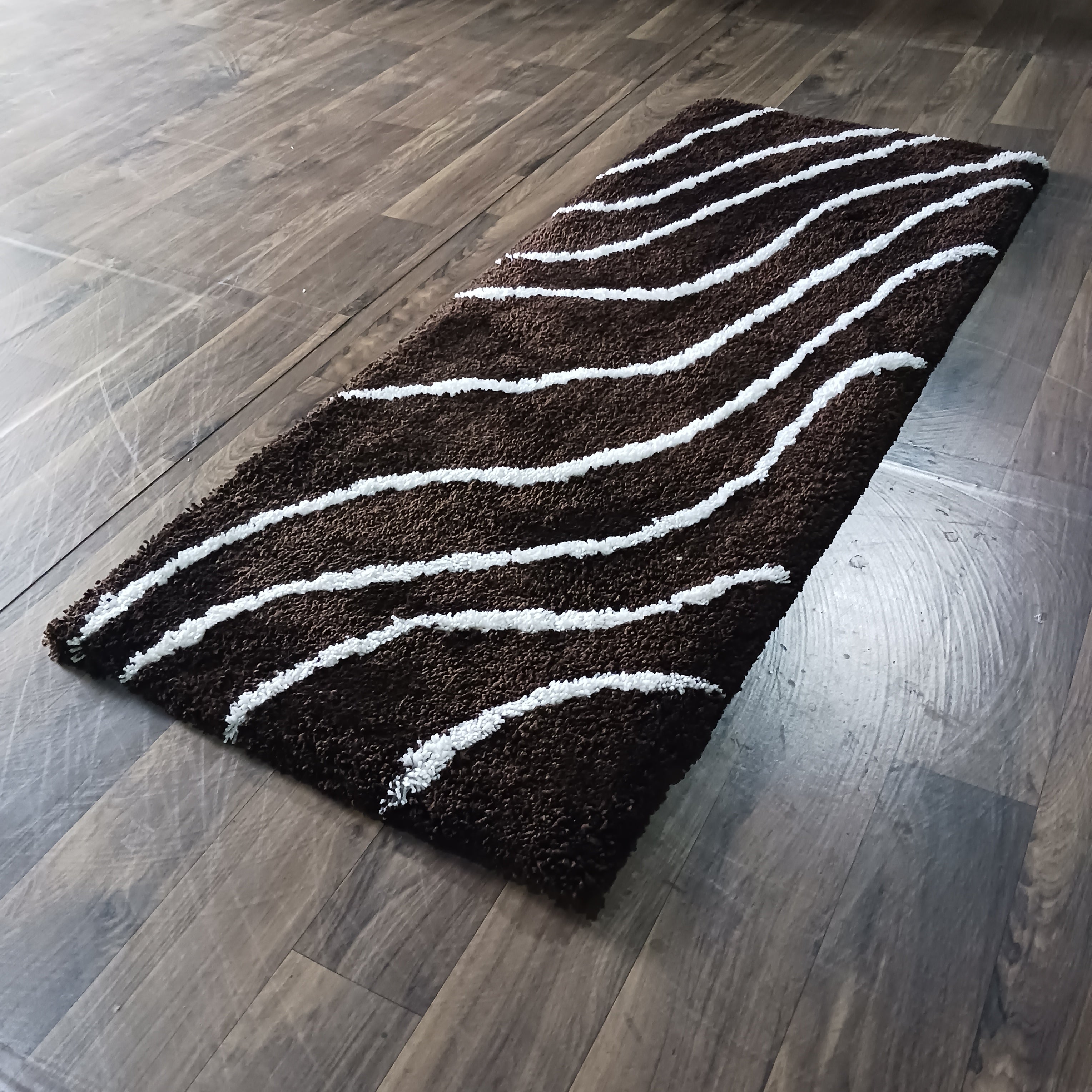 Handloom Shaggy Coffee Carpet With White Wave Design /Bedside Runners by Avioni Home