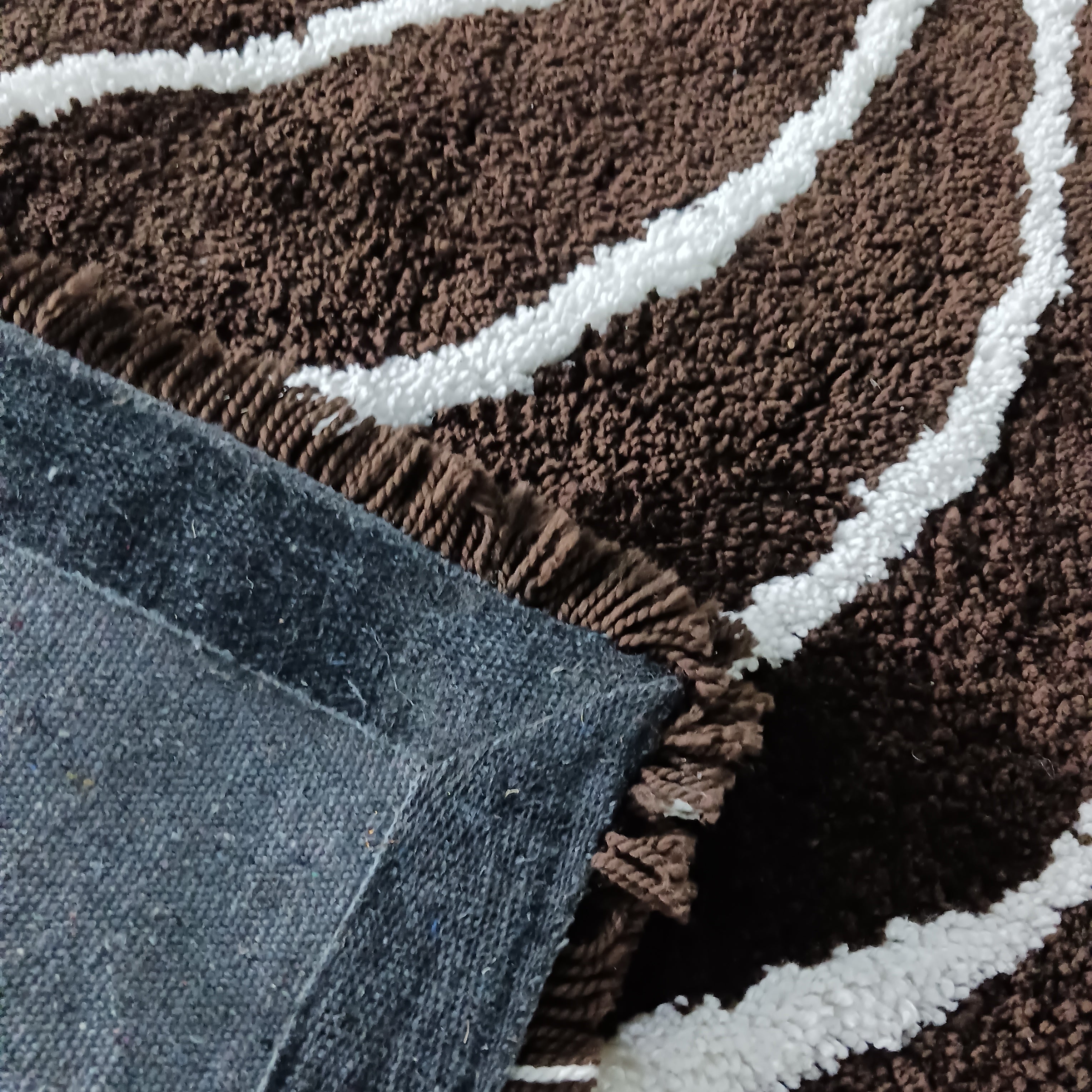 Handloom Shaggy Coffee Carpet With White Wave Design /Bedside Runners by Avioni Home