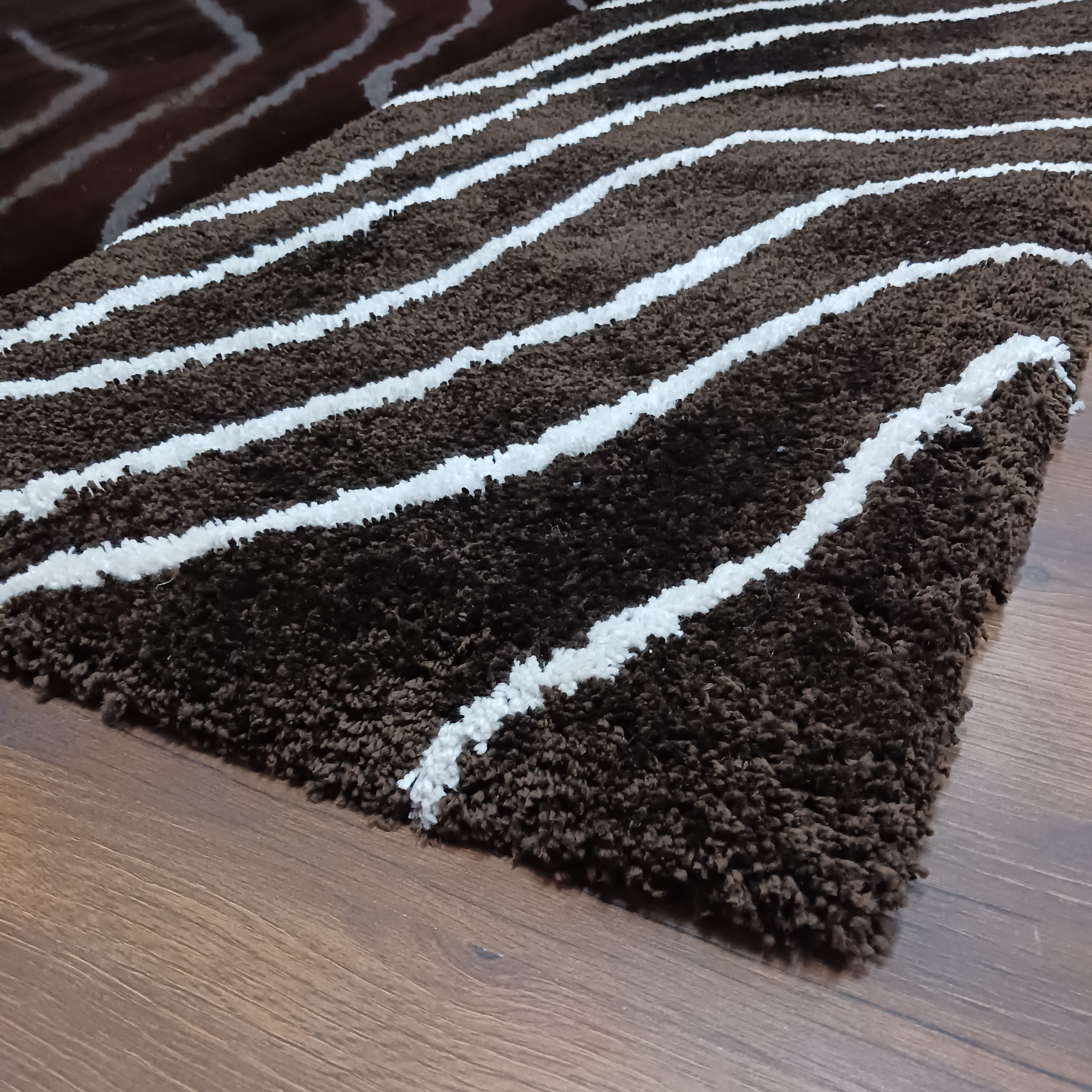 Handloom Shaggy Coffee Carpet With White Wave Design /Bedside Runners by Avioni Home