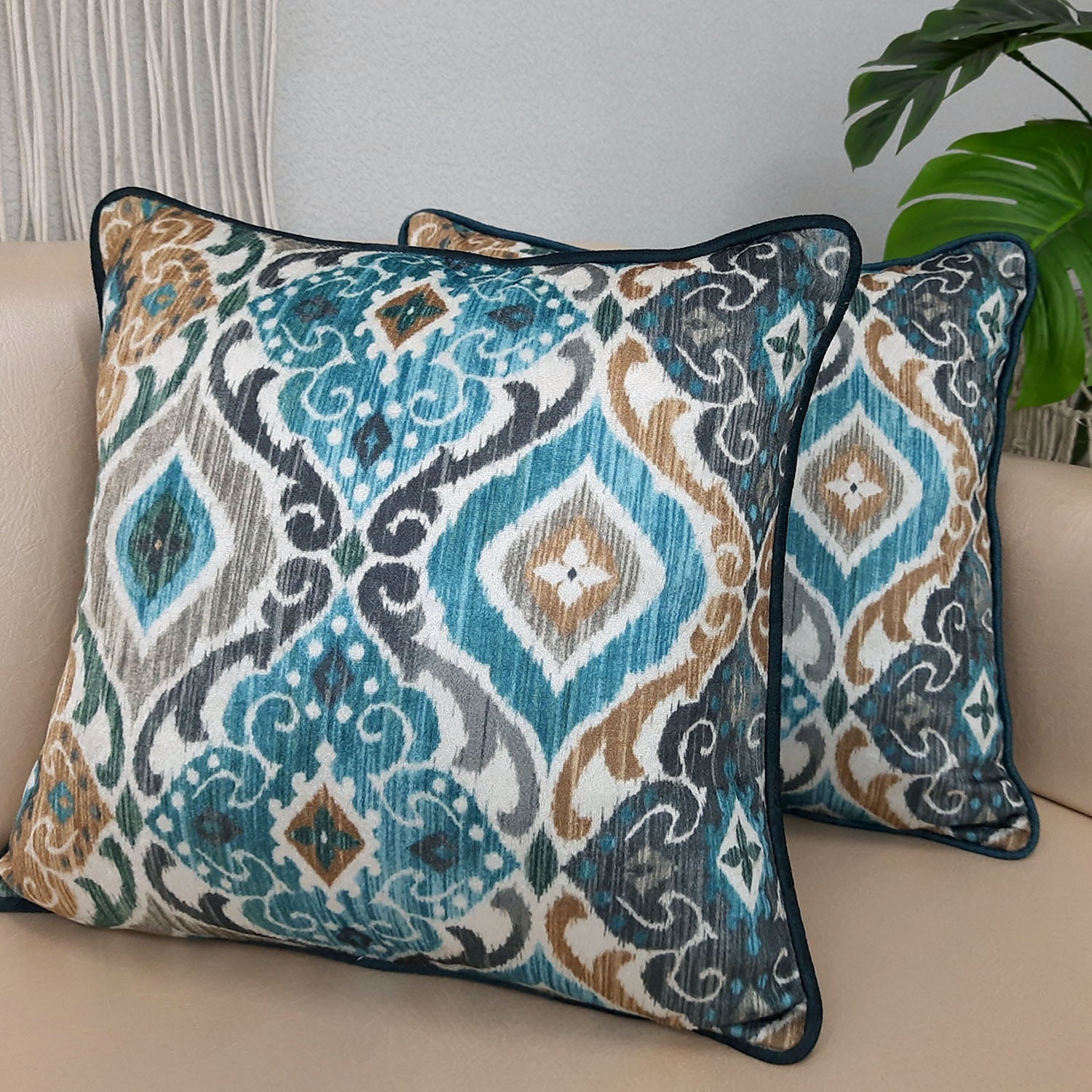 Cushion Cover  – Beautiful Traditional Design – 40cm x 40cm (~16″ x 16″)