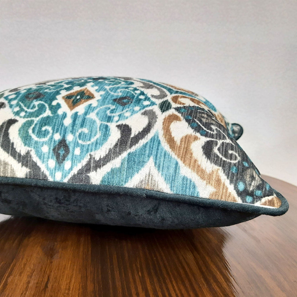 Cushion Cover  – Beautiful Traditional Design – 40cm x 40cm (~16″ x 16″)