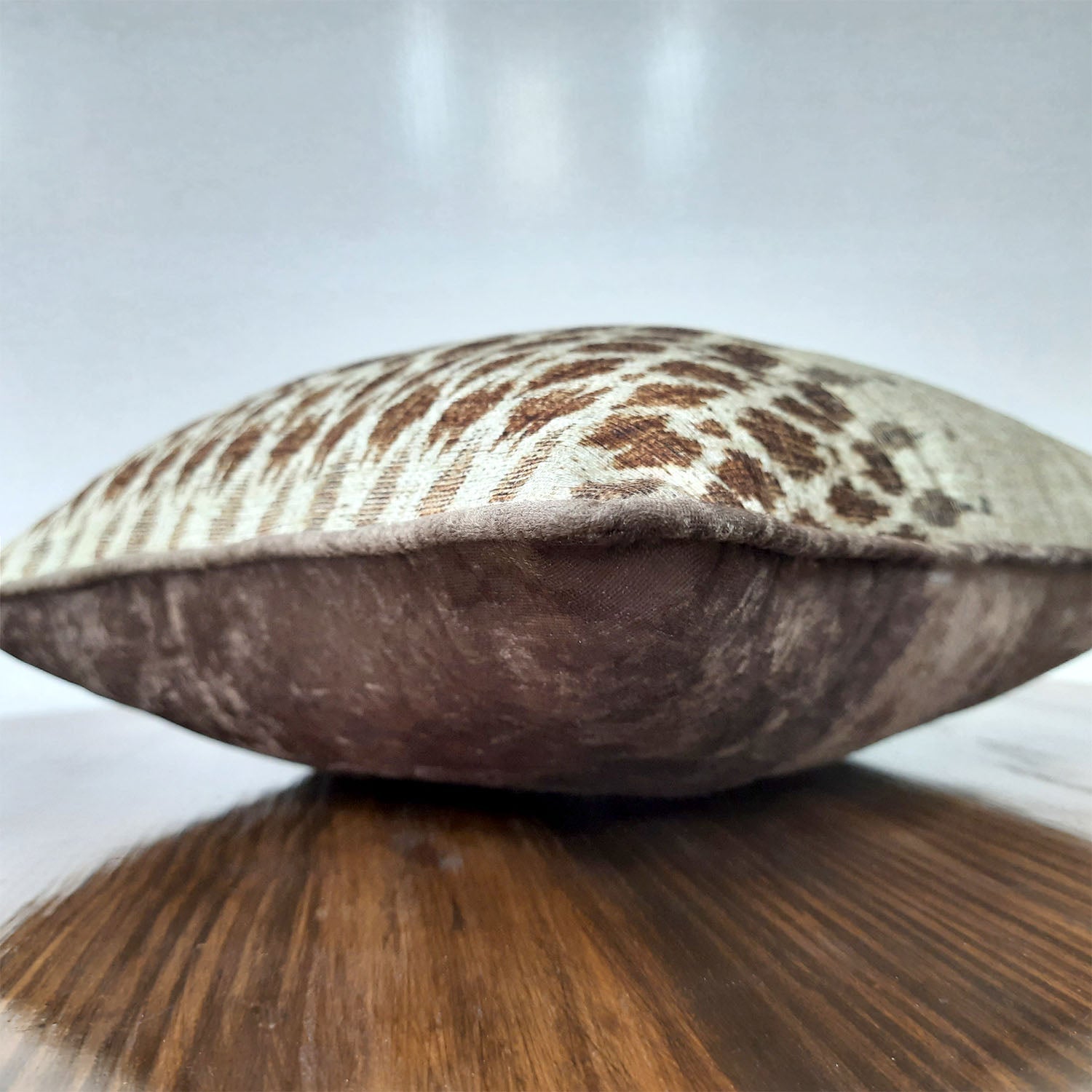 Cushion Cover  – Contemporary Brown Design – 40cm x 40cm (~16″ x 16″)