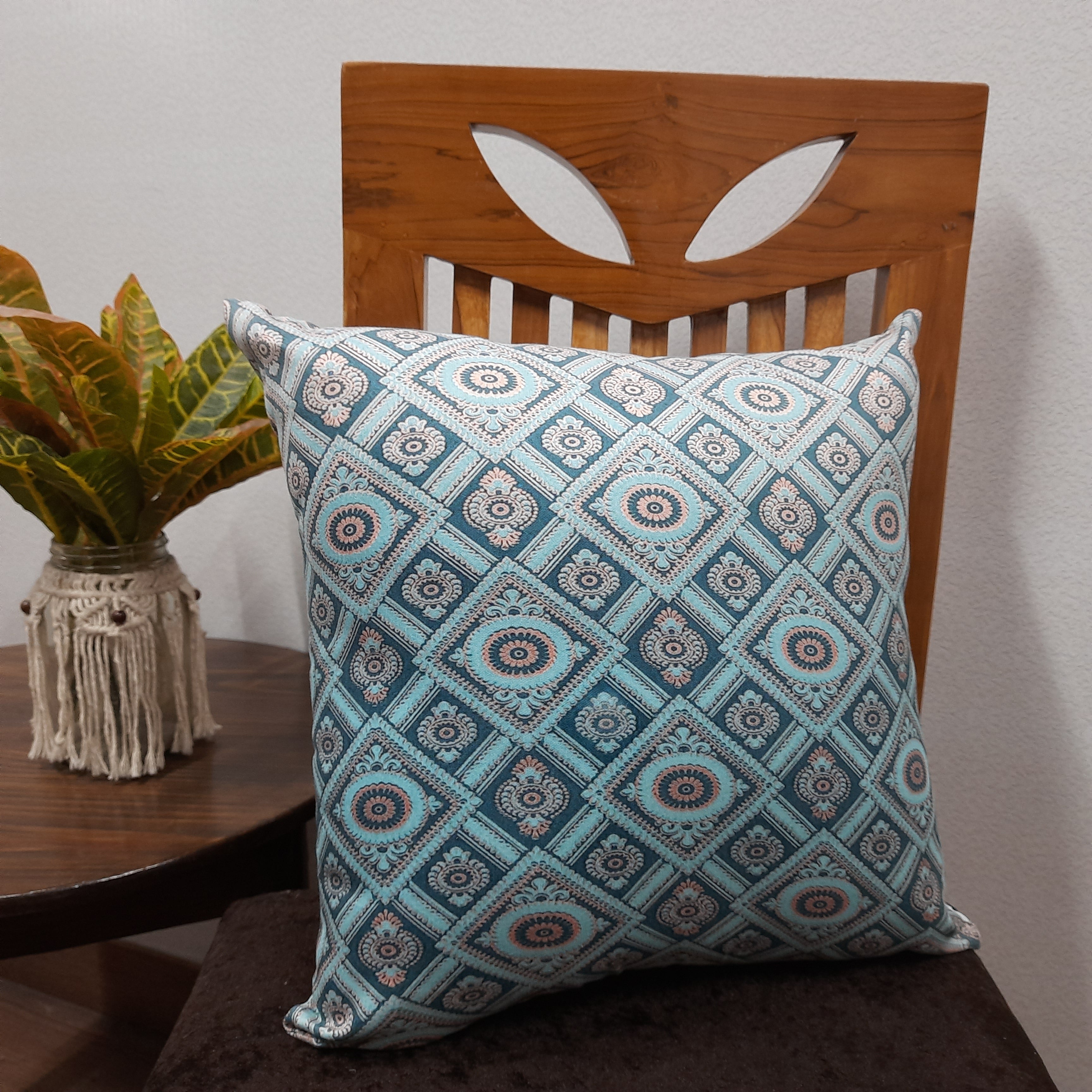 Riviera Collection-Cushion Covers In Glace Cotton For Regular Use –Traditional Design– 40cm x 40cm (~16″ x 16″) – Set of 5