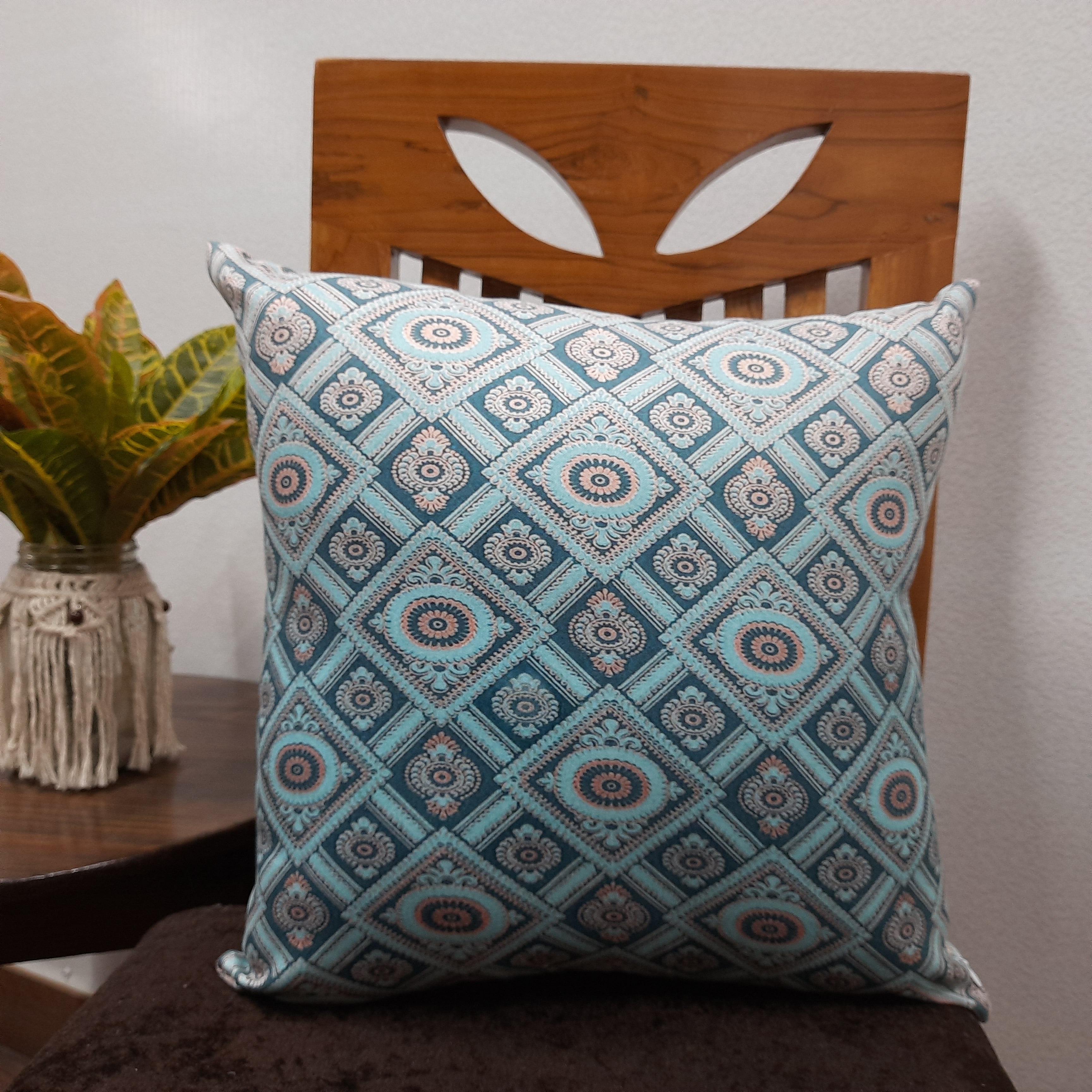 Riviera Collection-Cushion Covers In Glace Cotton For Regular Use –Traditional Design– 40cm x 40cm (~16″ x 16″) – Set of 5