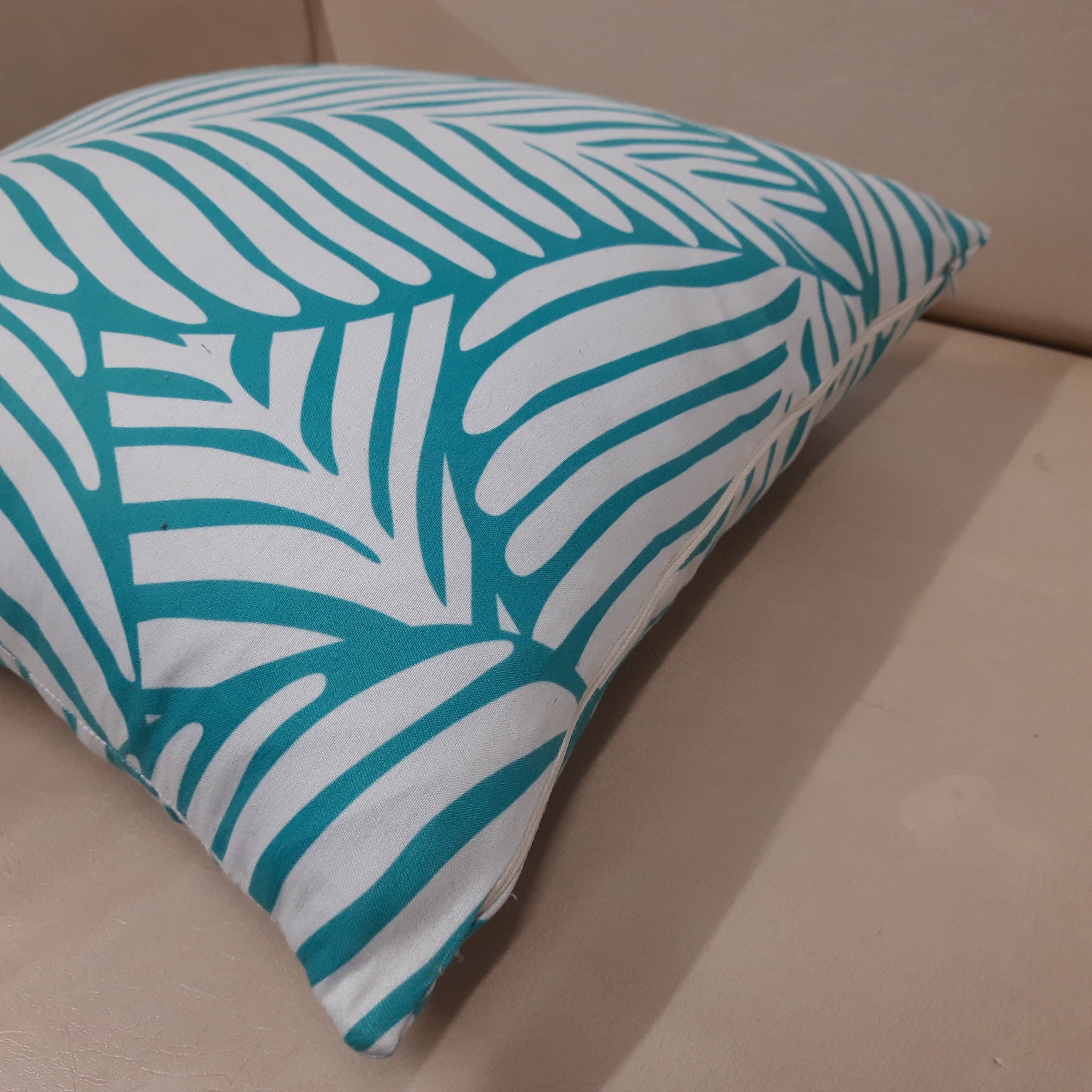 Riviera Collection-Cushion Covers In Glace Cotton For Regular Use –Blue-White Leaves– 40cm x 40cm (~16″ x 16″) – Set of 5