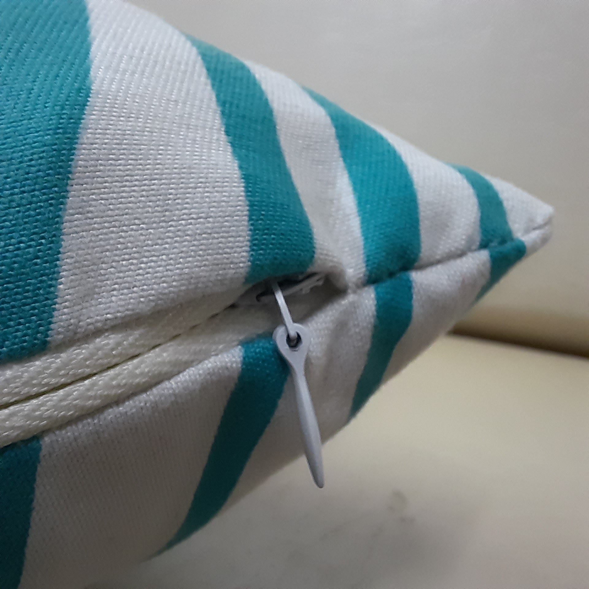 Riviera Collection-Cushion Covers In Glace Cotton For Regular Use –Blue-White Leaves– 40cm x 40cm (~16″ x 16″) – Set of 5