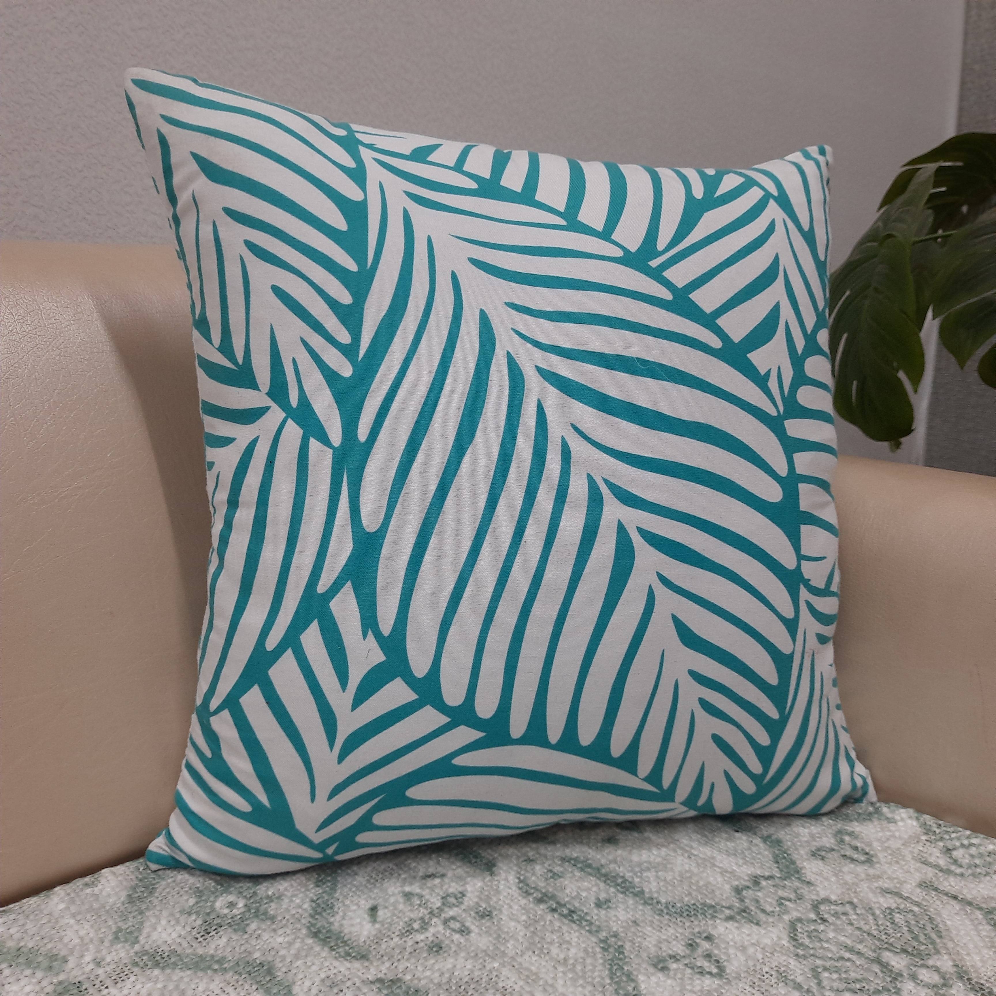 Riviera Collection-Cushion Covers In Glace Cotton For Regular Use –Blue-White Leaves– 40cm x 40cm (~16″ x 16″) – Set of 5