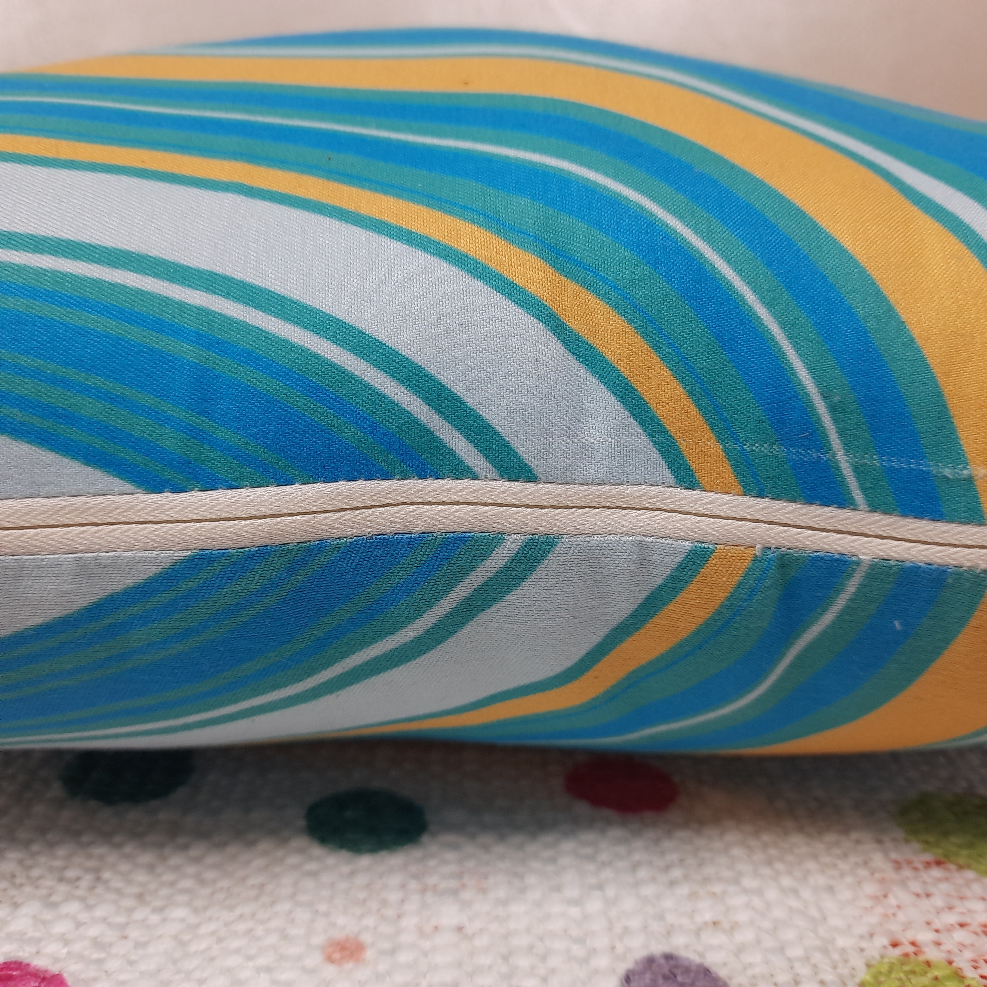 Riviera Collection-Cushion Covers In Glace Cotton For Regular Use –Blue Waves – 40cm x 40cm (~16″ x 16″) – Set of 5