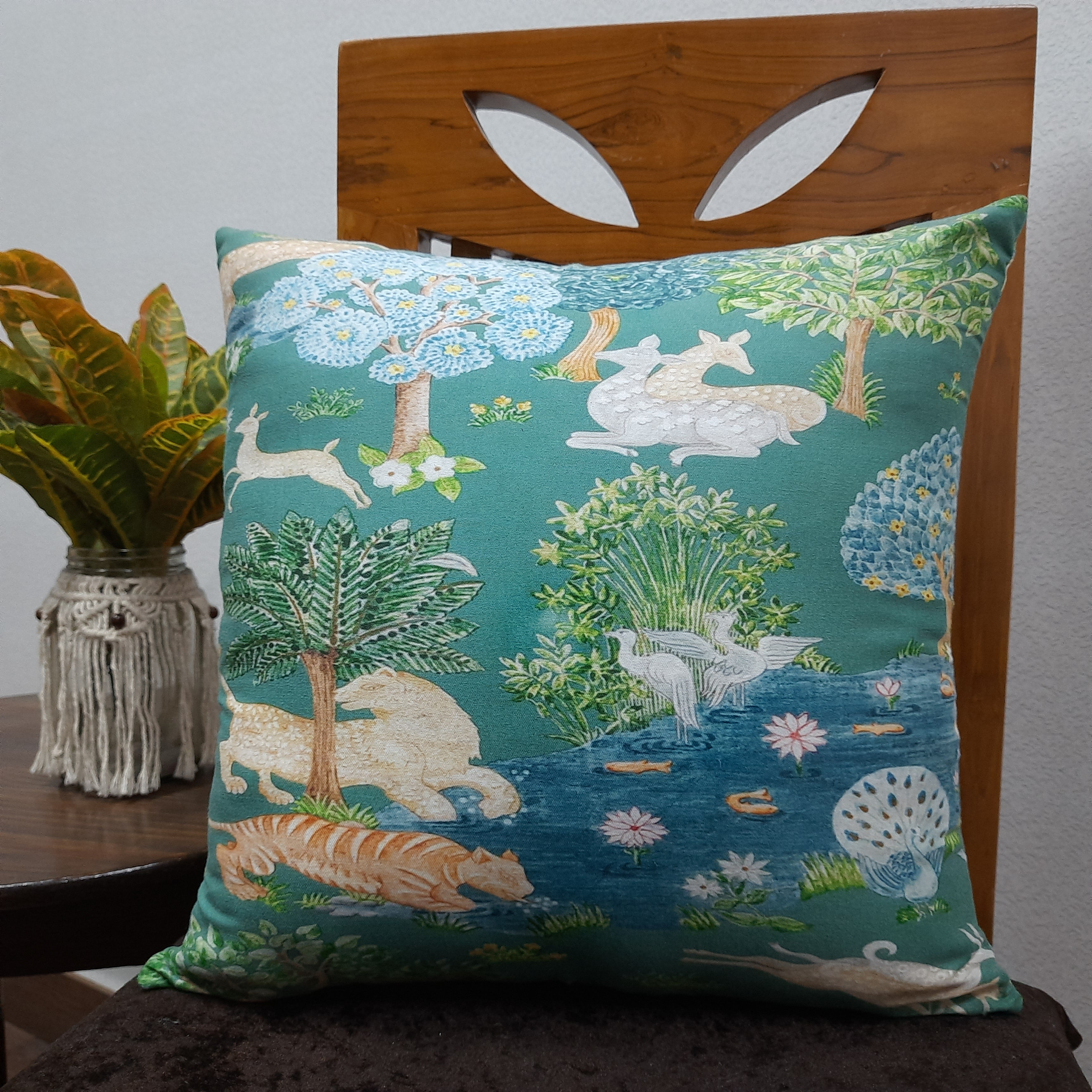 Riviera Collection-Cushion Covers In Glace Cotton For Regular Use –Jungle Book – 40cm x 40cm (~16″ x 16″) – Set of 5