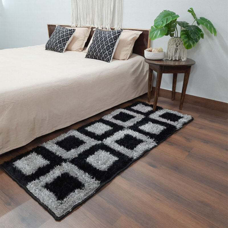 Handloom Shaggy Black And Gray Square Carpet/Bedside Runners (55cm x 137cm (~22″ x 55″)) by Avioni