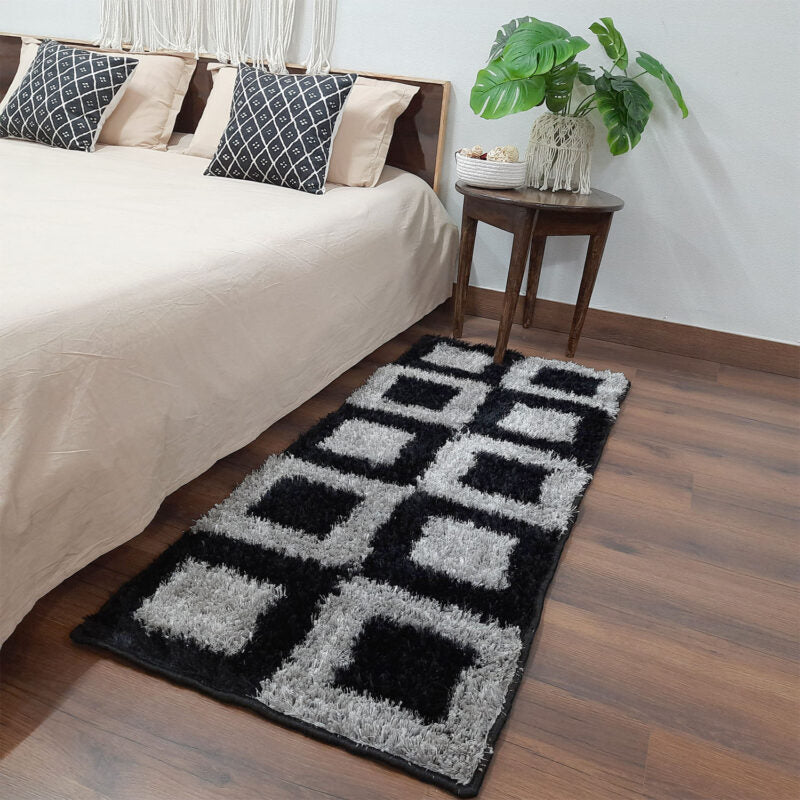 Handloom Shaggy Black And Gray Square Carpet/Bedside Runners (55cm x 137cm (~22″ x 55″)) by Avioni