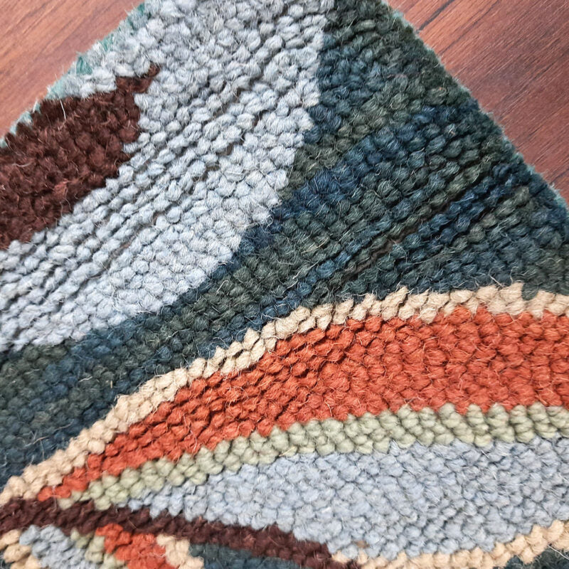 Wool Floral Hand Tufted Beautiful Carpet | Loop Pile Rug | Avioni -90cm x 150cm (~3×5 Feet)