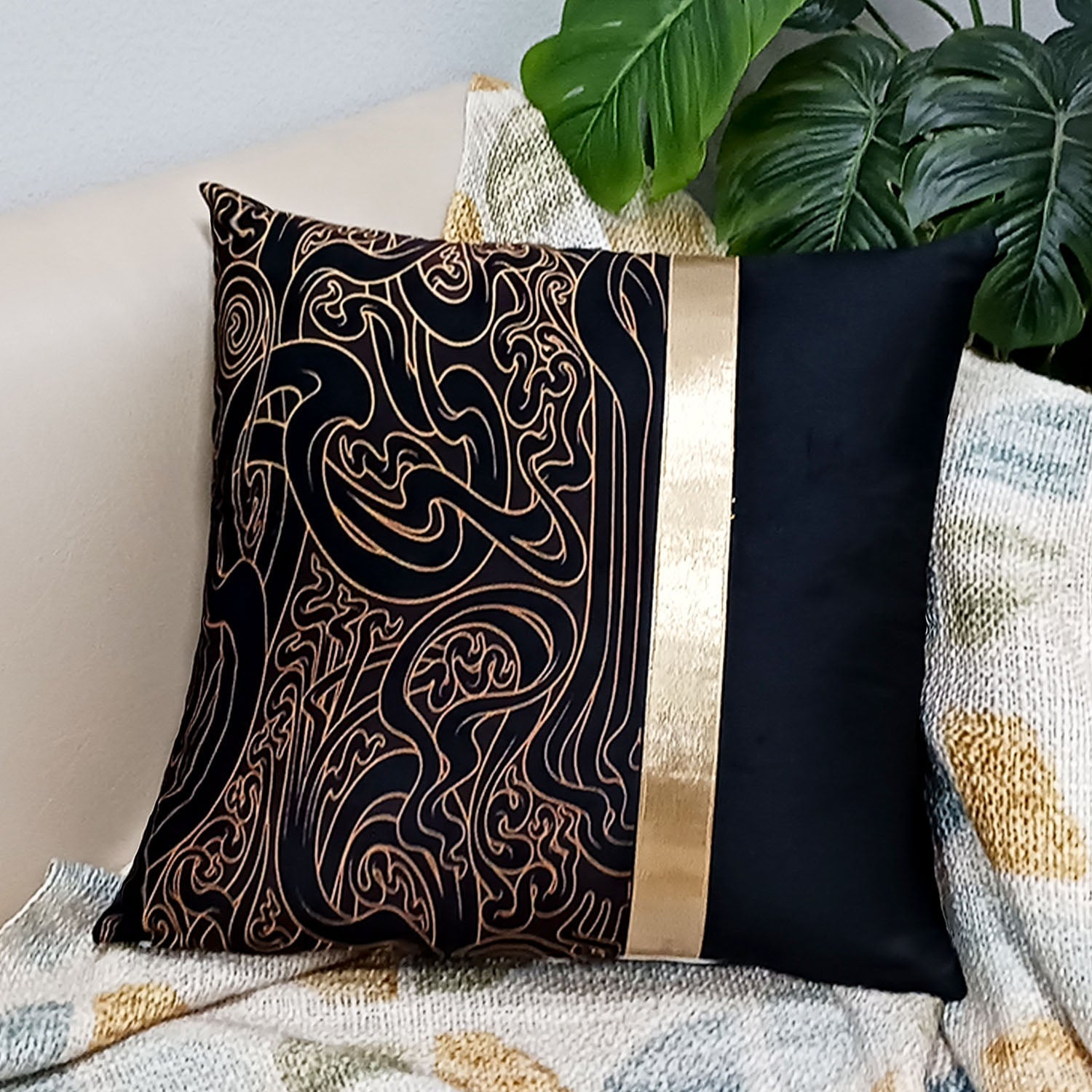Cushion Covers Super Soft – Beautiful Golden Touch Black Abstract Design  –  40cm x 40cm (~16″ x 16″)