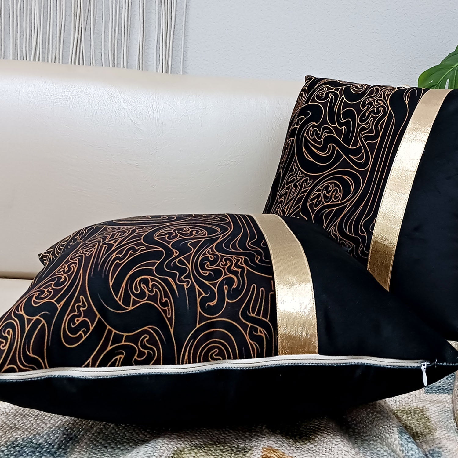 Cushion Covers Super Soft – Beautiful Golden Touch Black Abstract Design  –  40cm x 40cm (~16″ x 16″)