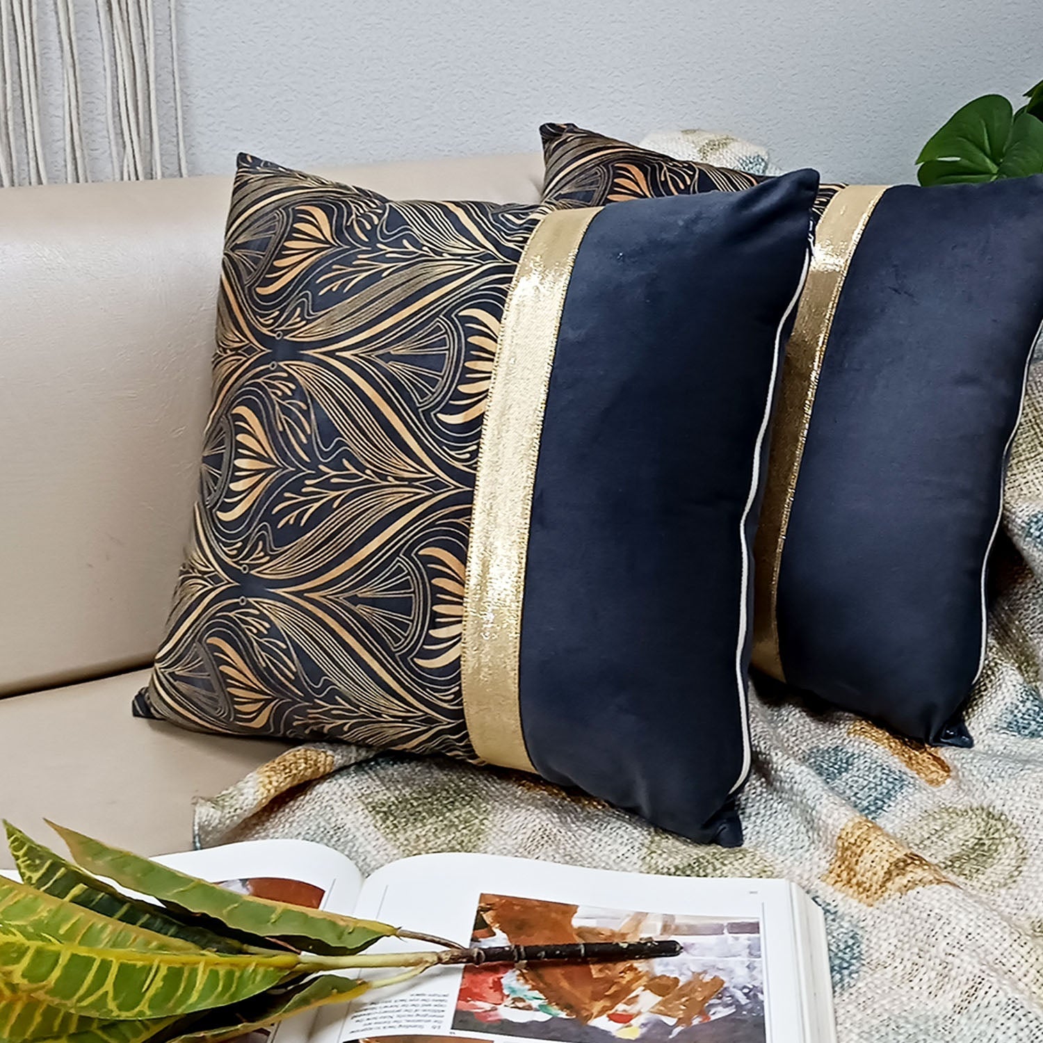 Copy of Cushion Covers Super Soft – Beautiful Golden Touch Black Modern Design  – 40cm x 40cm (~16″ x 16″)