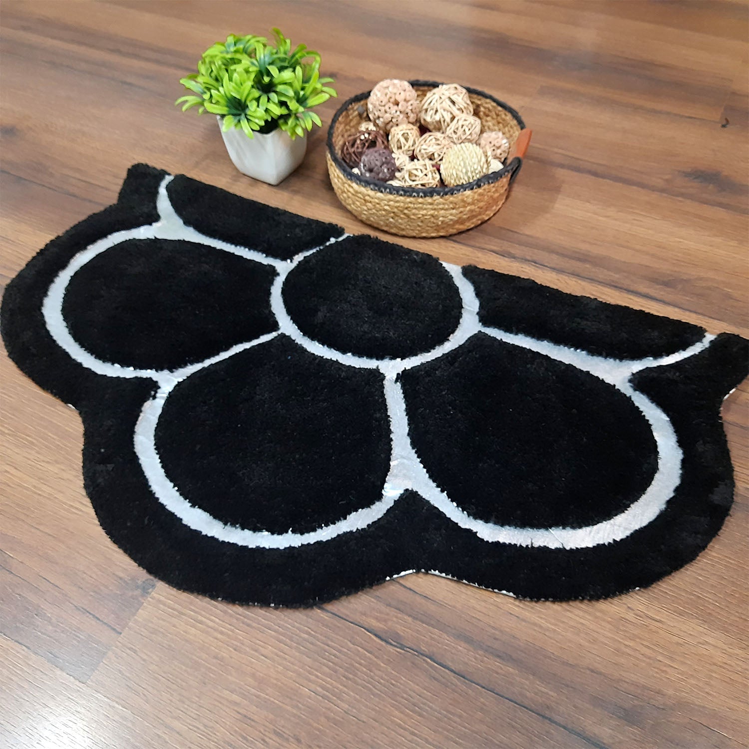 Avioni Divine Collection | Luxury Golden/Silver Touch Tufted Rug In Beautiful Flower Soft And Plush Handmade Door Mats | Pooja Mats | BathMats -45 cms x 75 cms