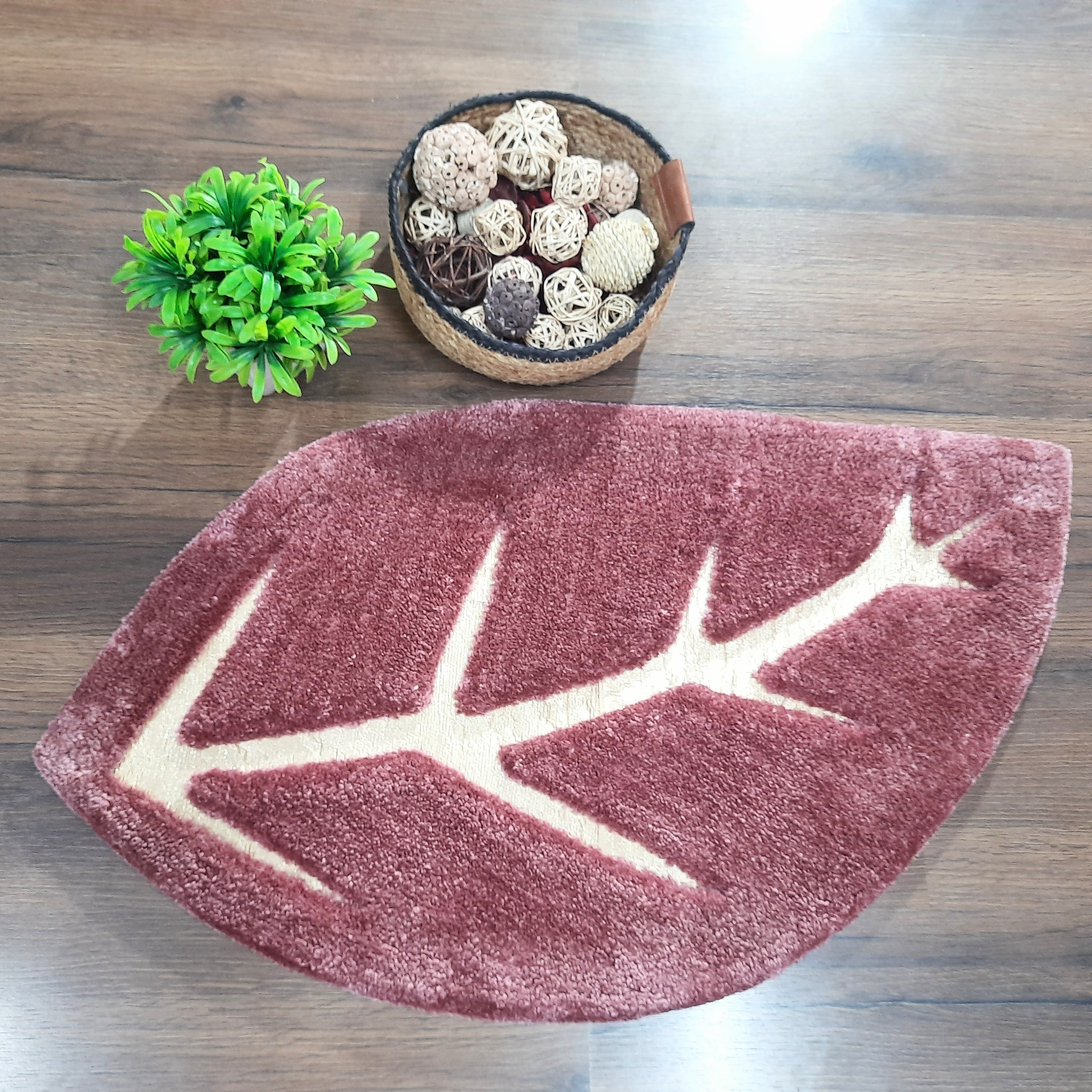 Avioni Divine Collection | Luxury Golden/Silver Touch Tufted Rug In Beautiful Leaf  Shaped Soft And Plush Handmade Door Mats | Pooja Mats | BathMats -45 cms x 75 cms