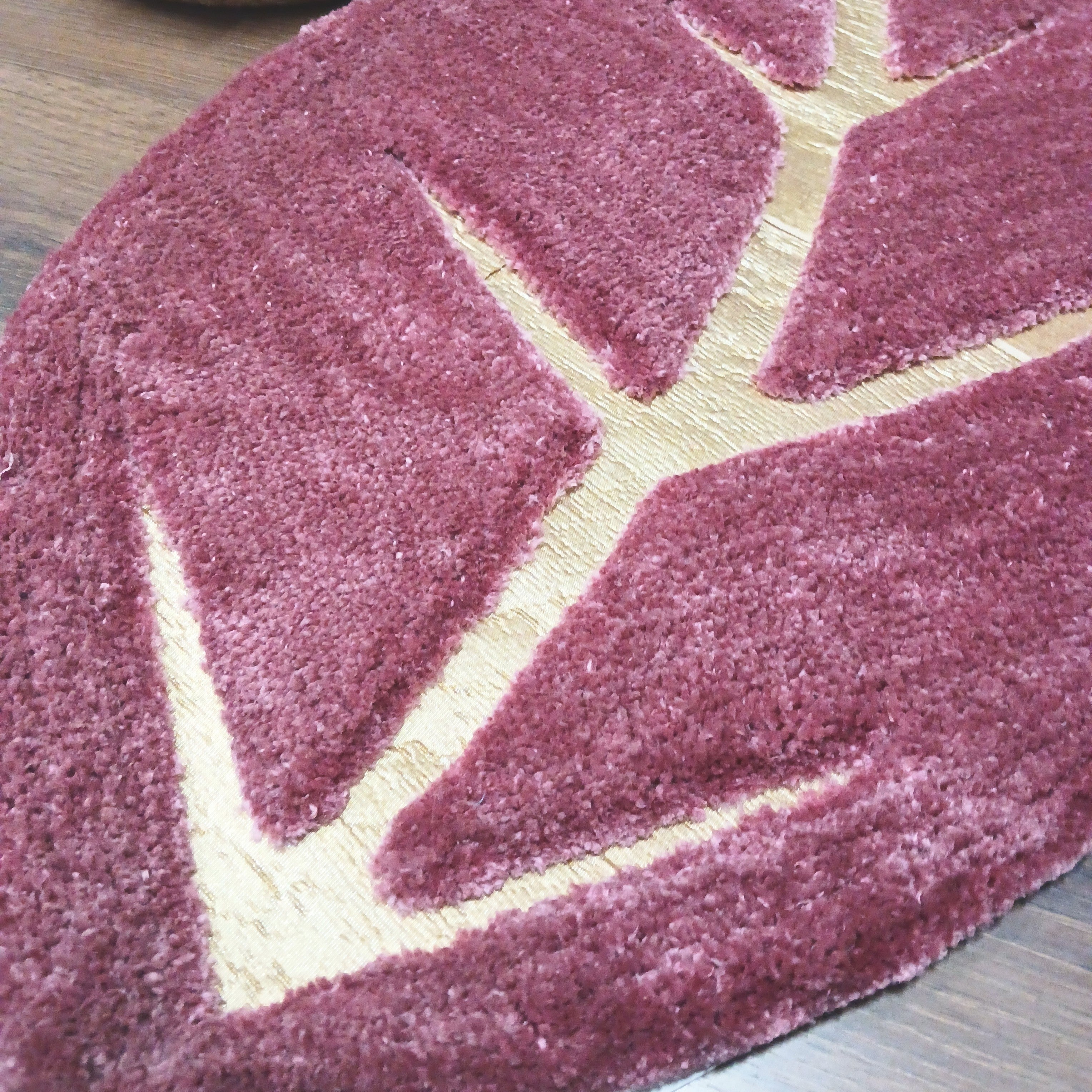 Avioni Divine Collection | Luxury Golden/Silver Touch Tufted Rug In Beautiful Leaf  Shaped Soft And Plush Handmade Door Mats | Pooja Mats | BathMats -45 cms x 75 cms