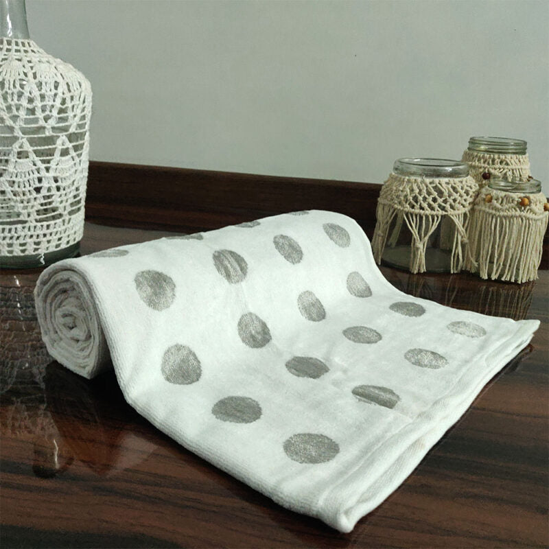 Avioni 100% Cotton Premium & Luxury Soft Linen Bath Towels in White Silver Polka Dot Finish