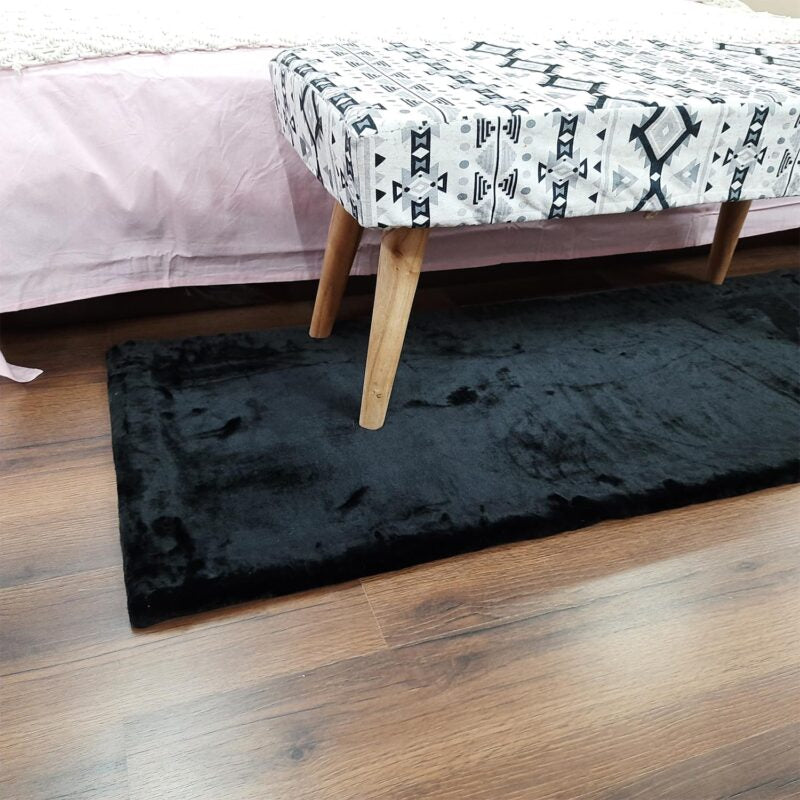 Loomkart – Avioni Ultra Soft Cozy Fluffy Faux Fur Rug-Easily Hand Washable – Black – Bedside/Hallway – 60X150cm