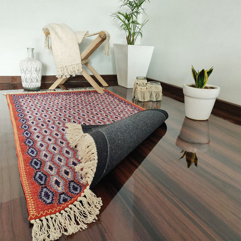 Avioni Carpet – Faux Silk- Neo Persian Collection Sinduri Border – Multiple Sizes