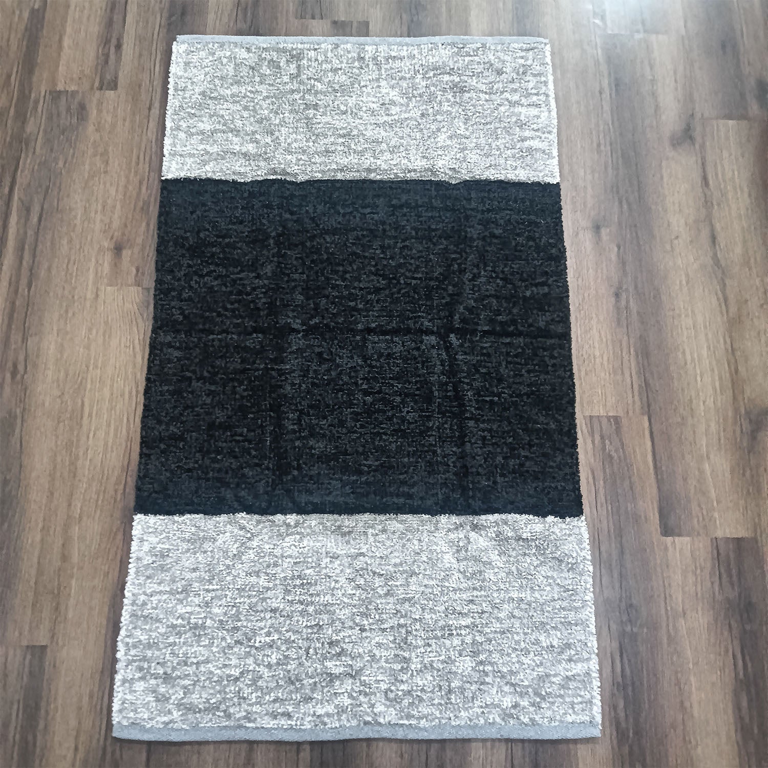 Avioni Handloom Cut Shuttle Rugs by Master Artisans | Soft Touch | Home Washable | Black and Grey Silver | Reversible - 90cm x 150cm (~3feet x 5feet)