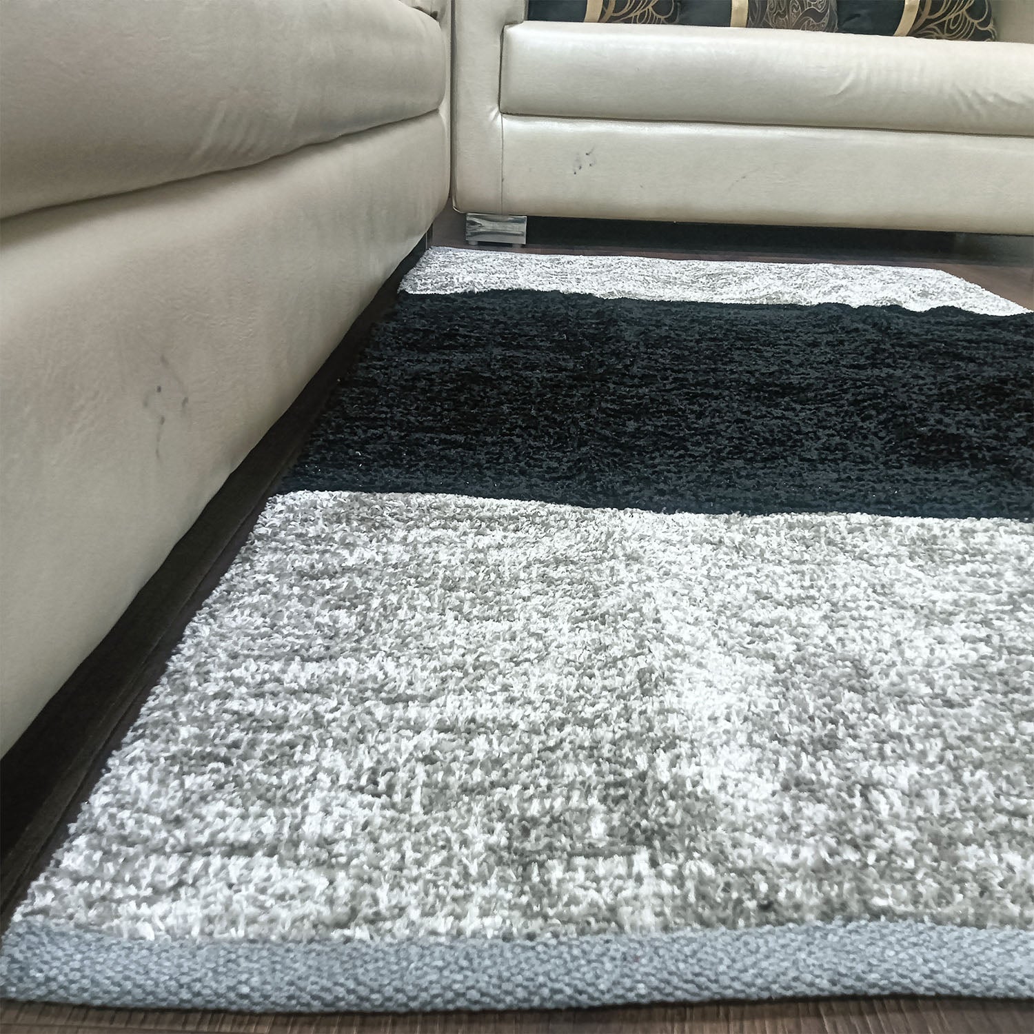 Avioni Handloom Cut Shuttle Rugs by Master Artisans | Soft Touch | Home Washable | Black and Grey Silver | Reversible - 90cm x 150cm (~3feet x 5feet)