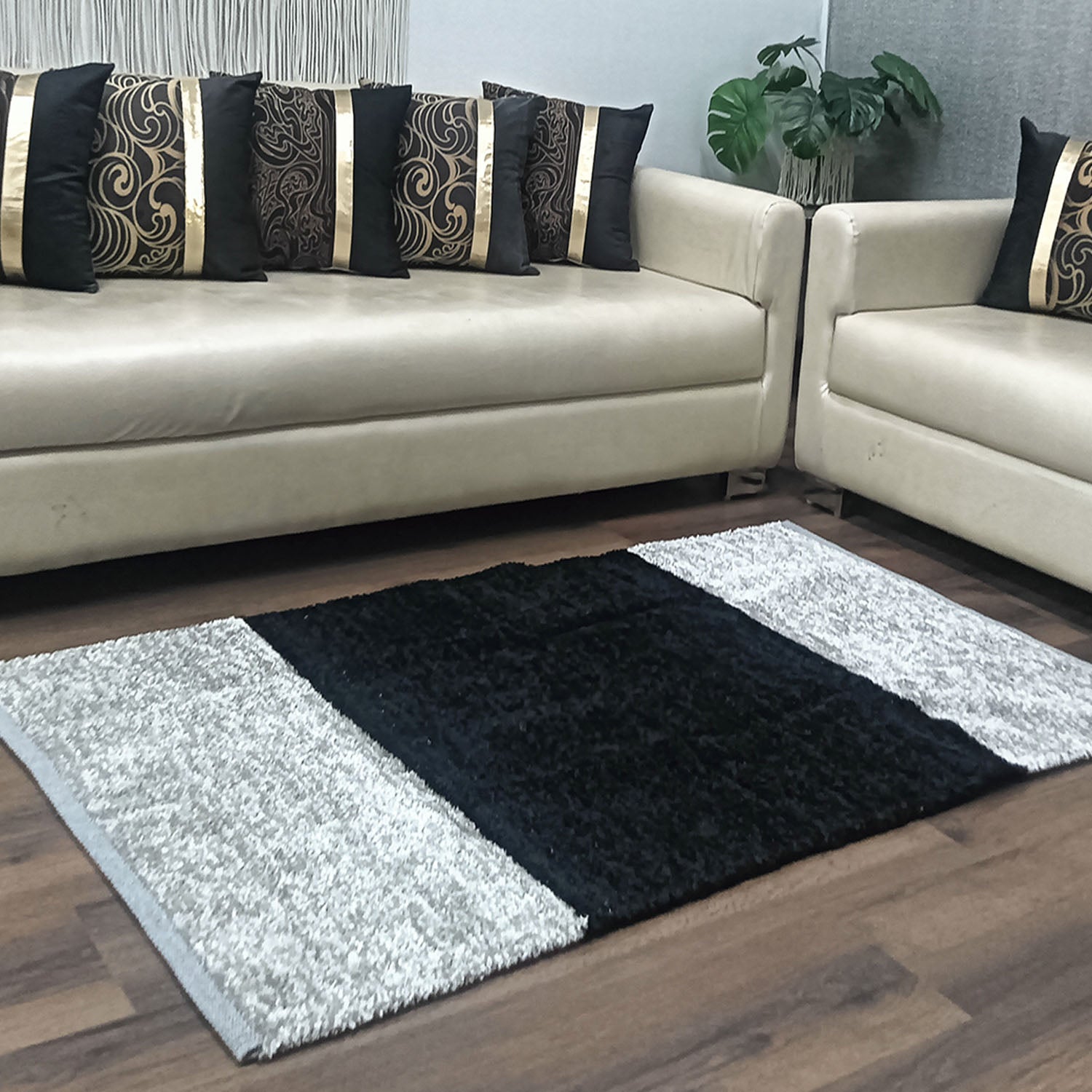 Avioni Handloom Cut Shuttle Rugs by Master Artisans | Soft Touch | Home Washable | Black and Grey Silver | Reversible - 90cm x 150cm (~3feet x 5feet)