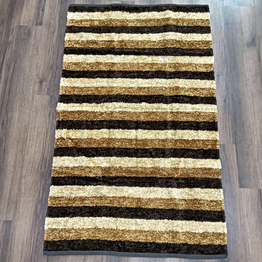Avioni Handloom Cut Shuttle Rugs by Master Artisans | Feather like Luxurious Silk Soft Touch | Home Washable | Black, Beige Gold and White | Reversible - 90 cm x 150 cm (~3 feet x 5 feet )