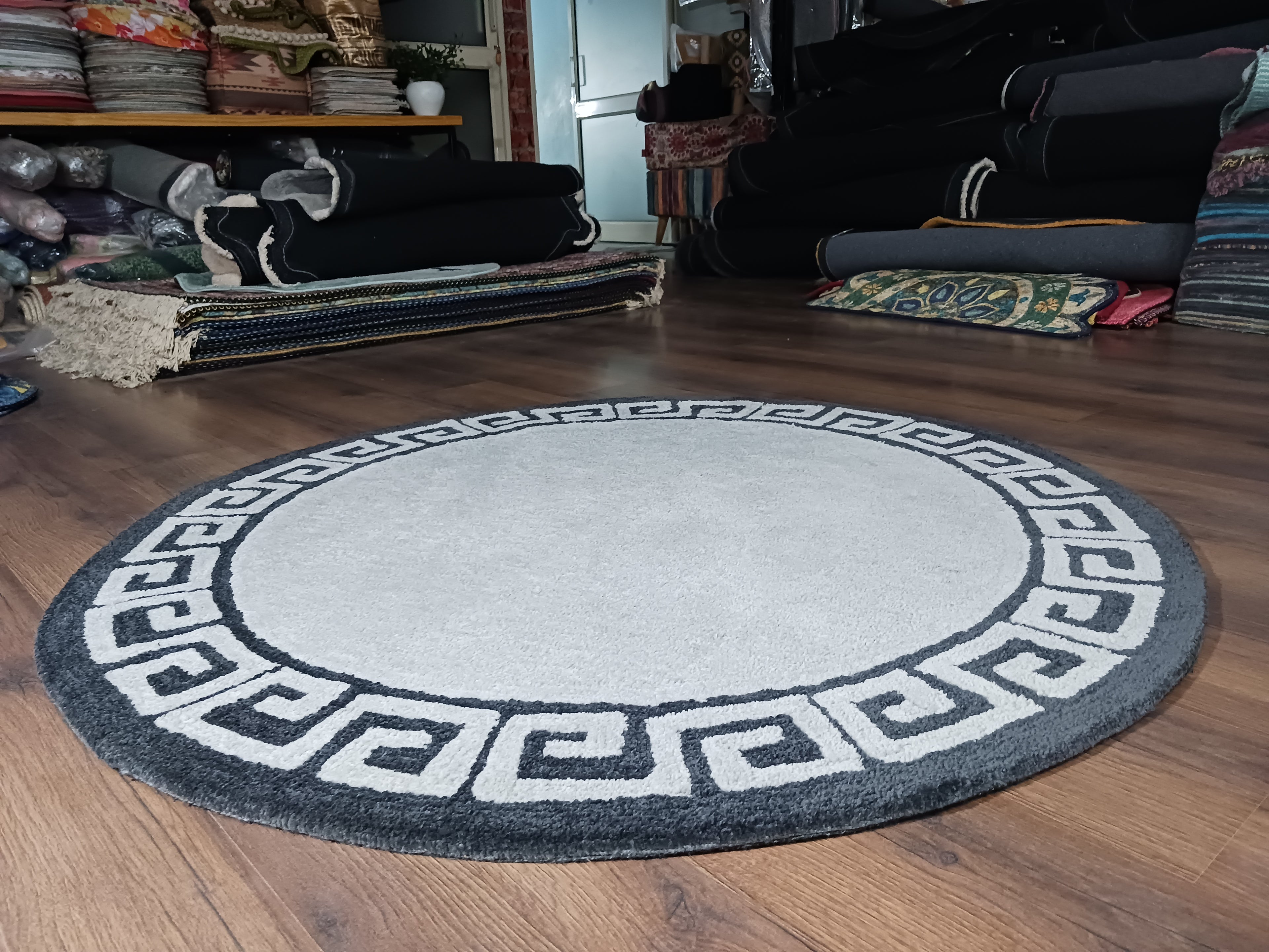 Avioni Home Atlas Collection - Greek Style Microfiber Round Carpet In Light and Dark Grey | Soft, Non-Slip, Easy to Clean