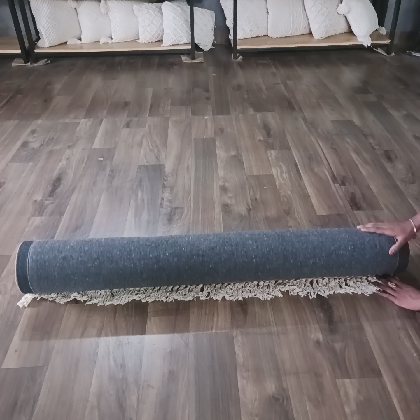 Faux Silk Carpet Beautiful Floral Design - Carpet for Living Room - Avioni