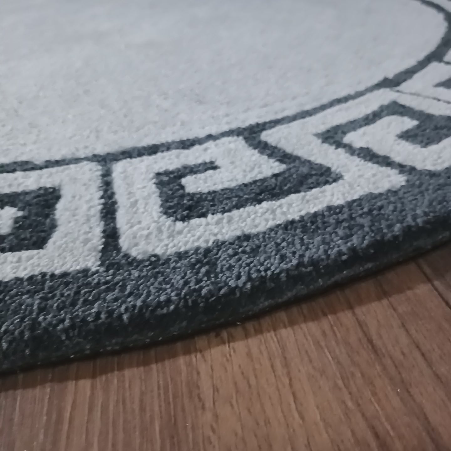 Avioni Home Atlas Collection - Greek Style Microfiber Round Carpet In Light and Dark Grey | Soft, Non-Slip, Easy to Clean