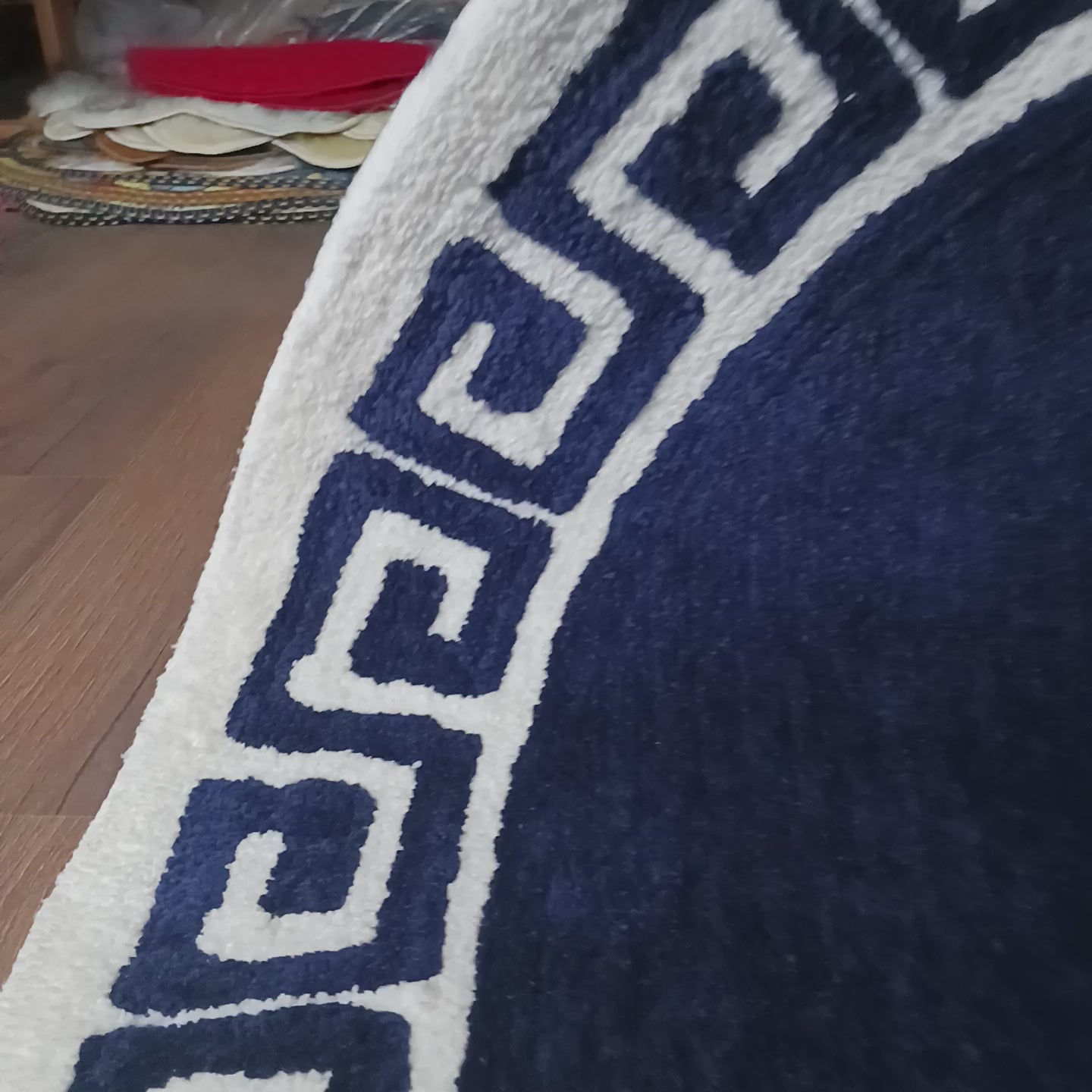 Avioni Home Atlas Collection - Greek Style Microfiber Round Carpet In Navy Blue & White| Soft, Non-Slip, Easy to Clean