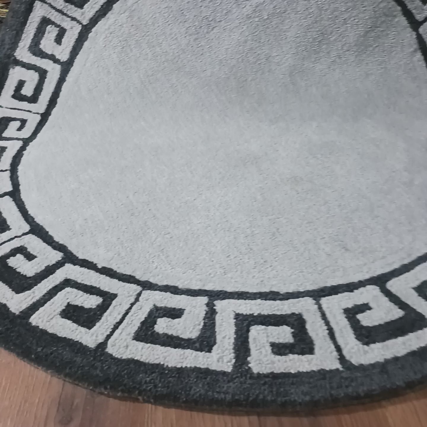Avioni Home Atlas Collection - Greek Style Microfiber Round Carpet In Light and Dark Grey | Soft, Non-Slip, Easy to Clean