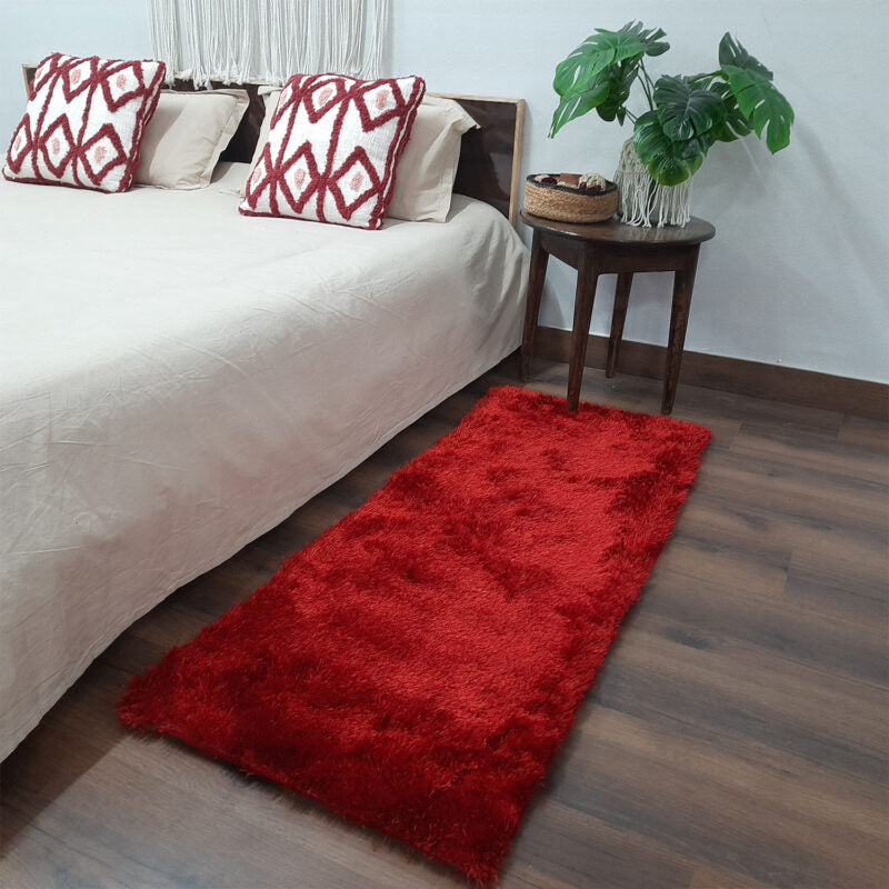 Handloom Shaggy Red Premium Bedside Runner/Carpet (55cm x 137cm (~22″ x 55″)) By Avioni