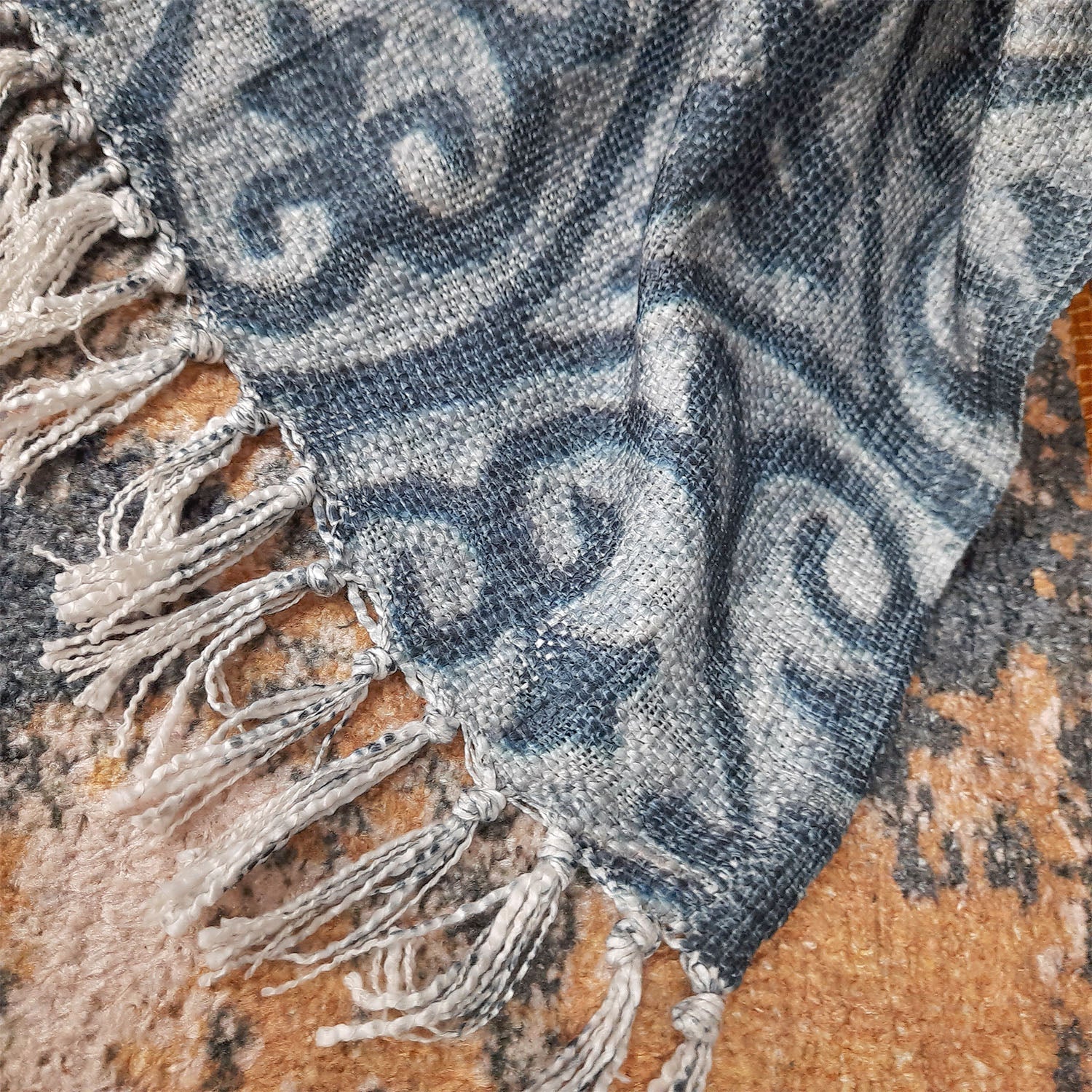 Avioni Beautiful Soft Sofa Throw | Grey & White Double Side Design | Virgin Premium Polyester Slub Handloom Sofa Throw