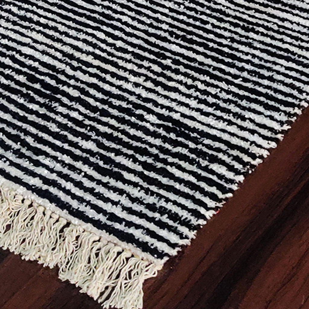 Value Deal-Avioni Carpet For Living Room Wevani Collection- Modern Black And White