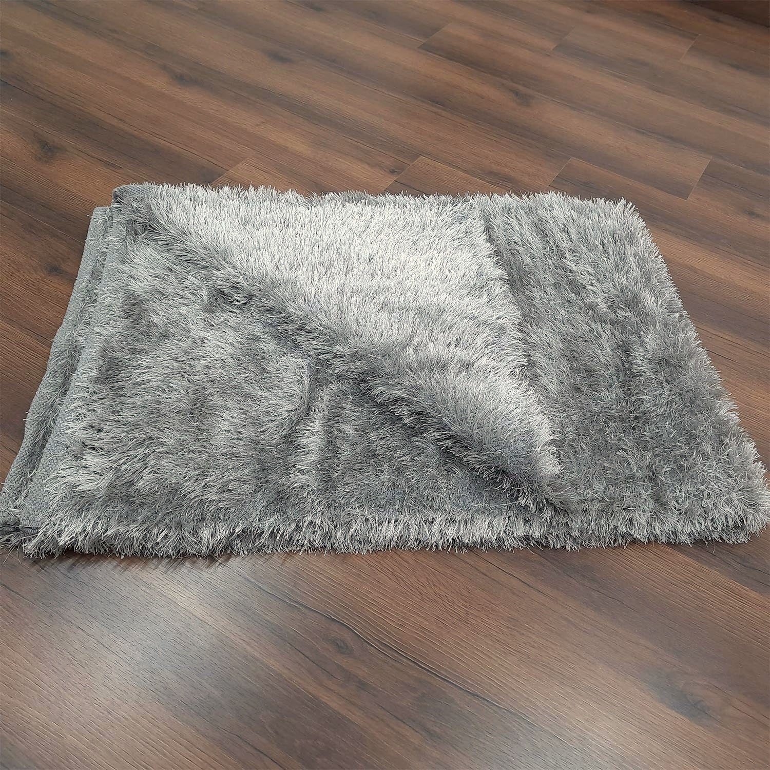 Avioni Handloom Flurry Yarn Fur Dhurrie – Reversible Silver