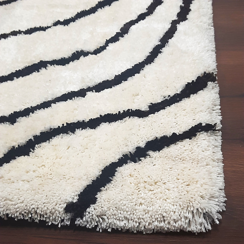 Handloom Shaggy White Carpet With Black Wave Design /Bedside Runners by Avioni Home