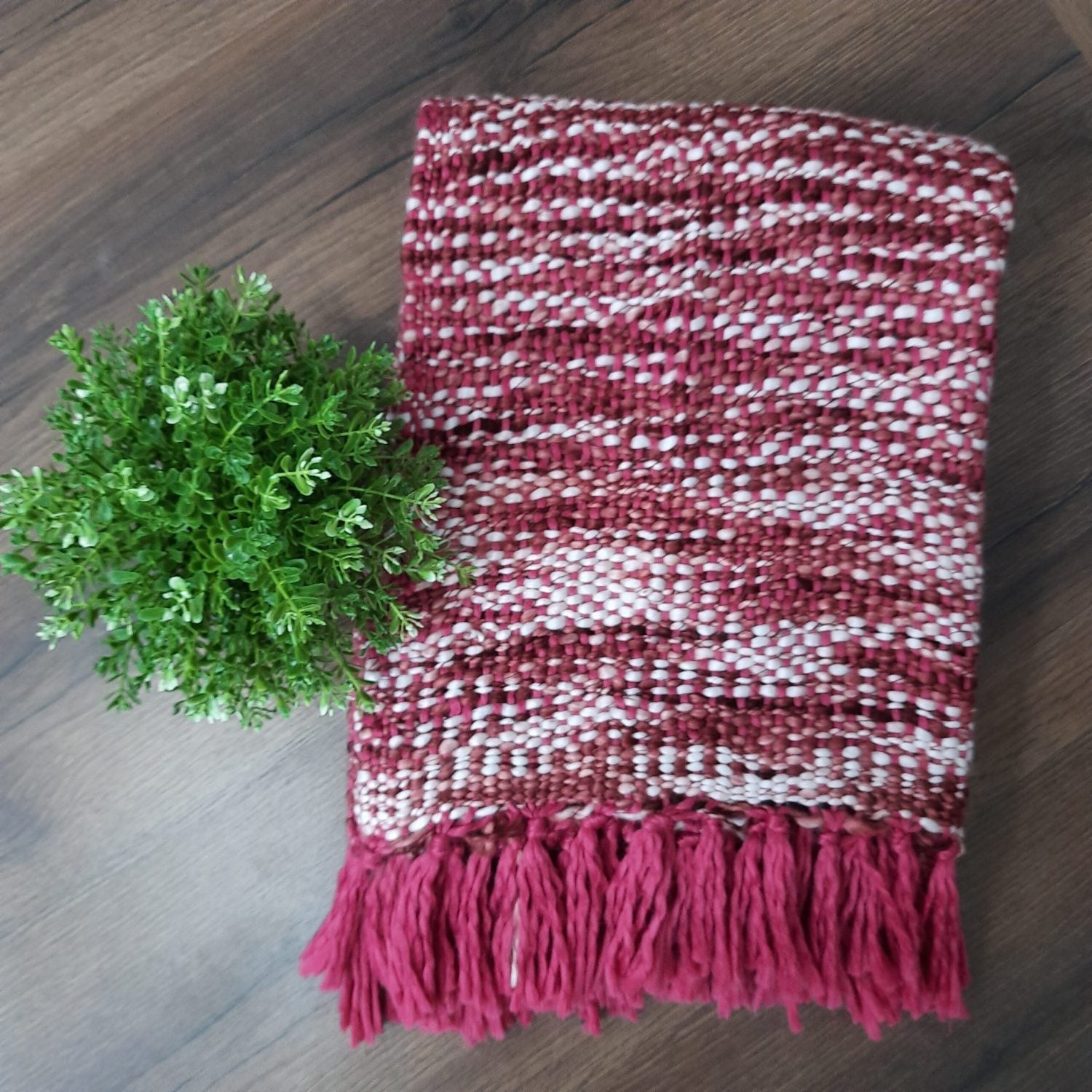 Avioni Sofa Throws/Blankets Super Soft Acrylic Handloom Weaved Red – (Aura Collection)-127×152 cm (50 x 60 Inch)