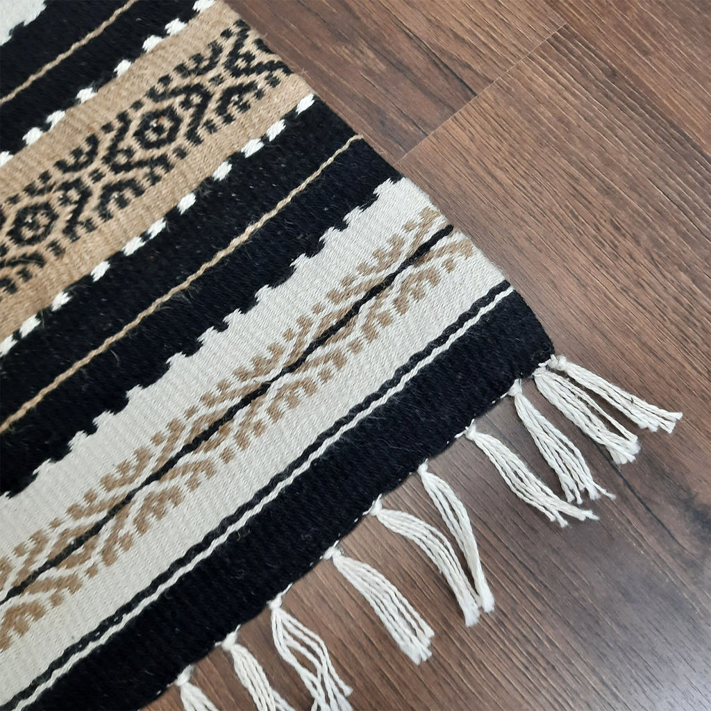 AvioniHome Birchwood Collection : Modern Jute/PET Yarn Handmade Area Carpet | Design: CARJUTPET002-WIBAC