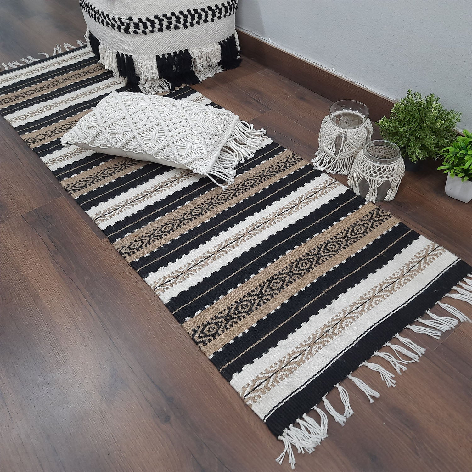 AvioniHome Birchwood Collection : Modern Jute/PET Yarn Handmade Area Carpet | Design: CARJUTPET002-WIBAC