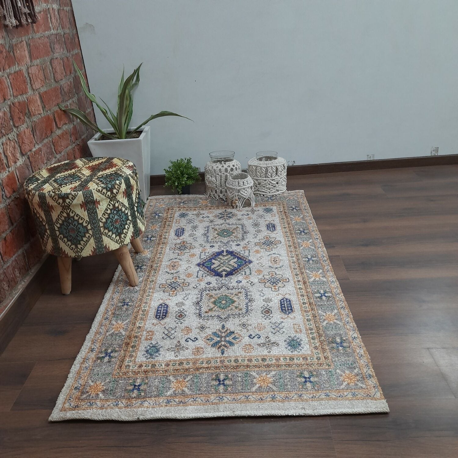 Avioni Carpet – Faux Silk- Neo Persian Collection Evergreen Cream- 90cm x 150cm (~3×5 Feet)