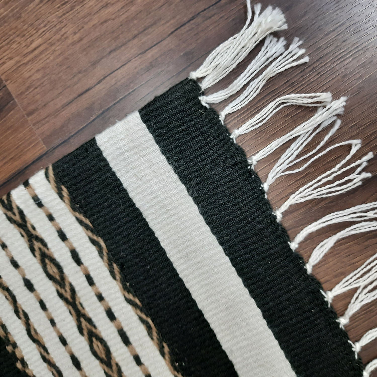 Avioni Home Birchwood Collection : Modern Jute/PET Yarn Handmade Area Carpet| Design: CARJUTPET003-WIBAC